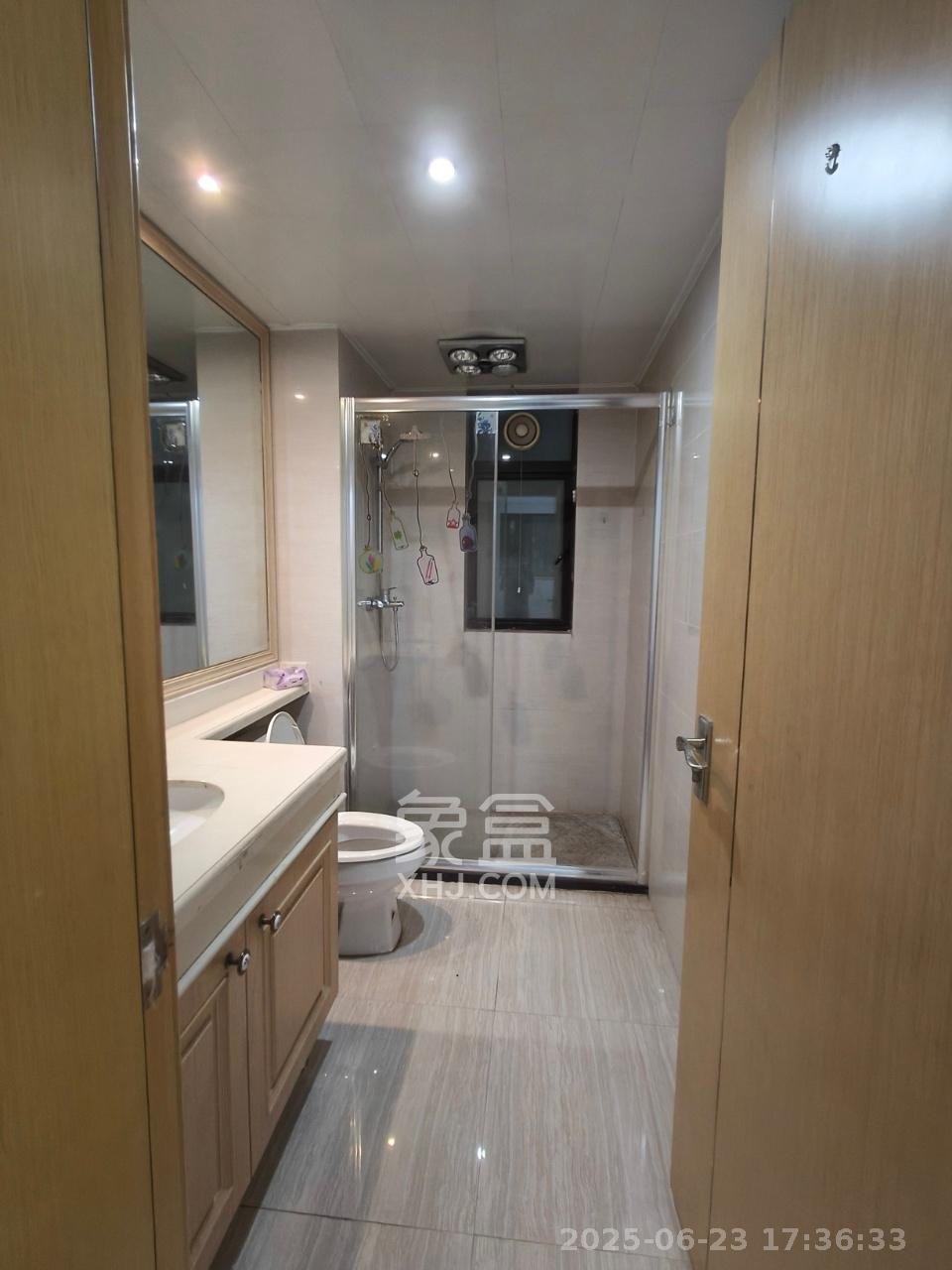 中海国际三期  3室2厅2卫    2200.0元/月小区图