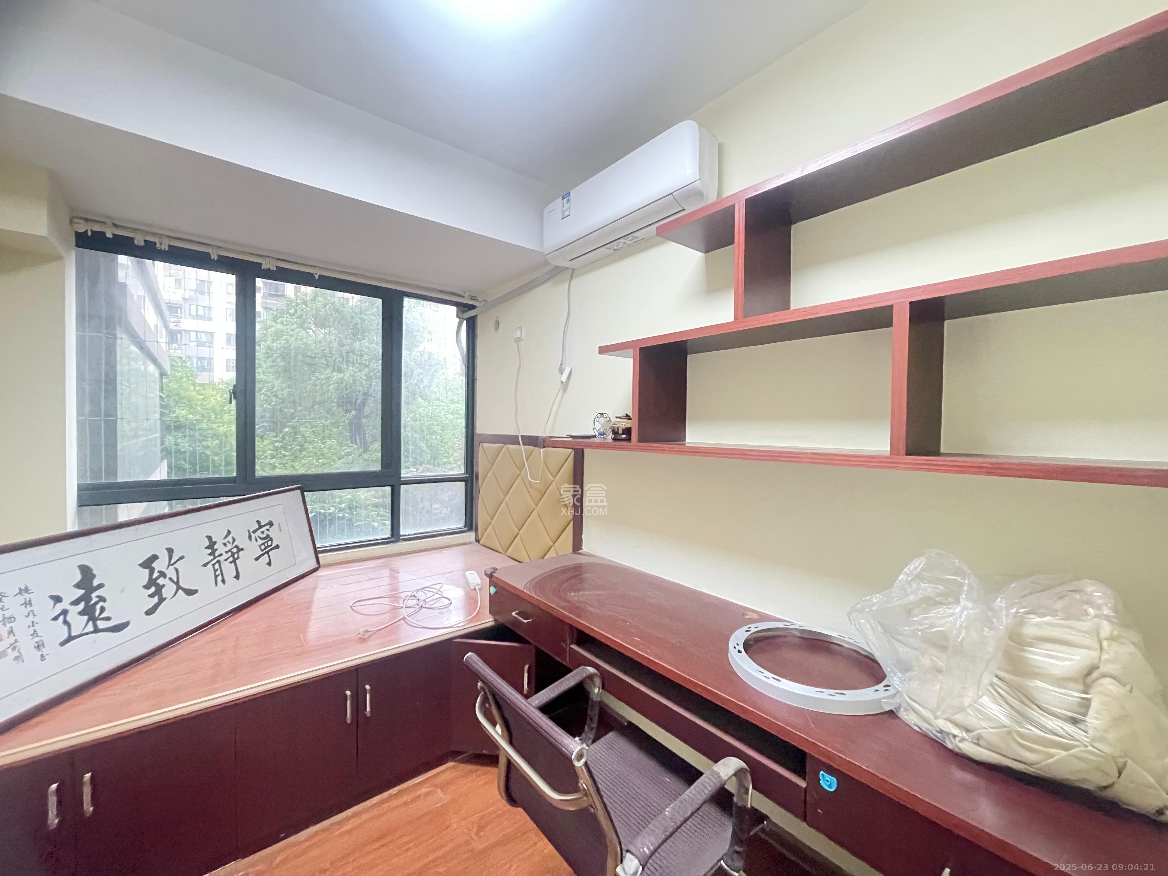 长房时代城 3室2厅1卫 2400.0元/月 长房时代城 3室2厅1卫 2400.0元/月室内图