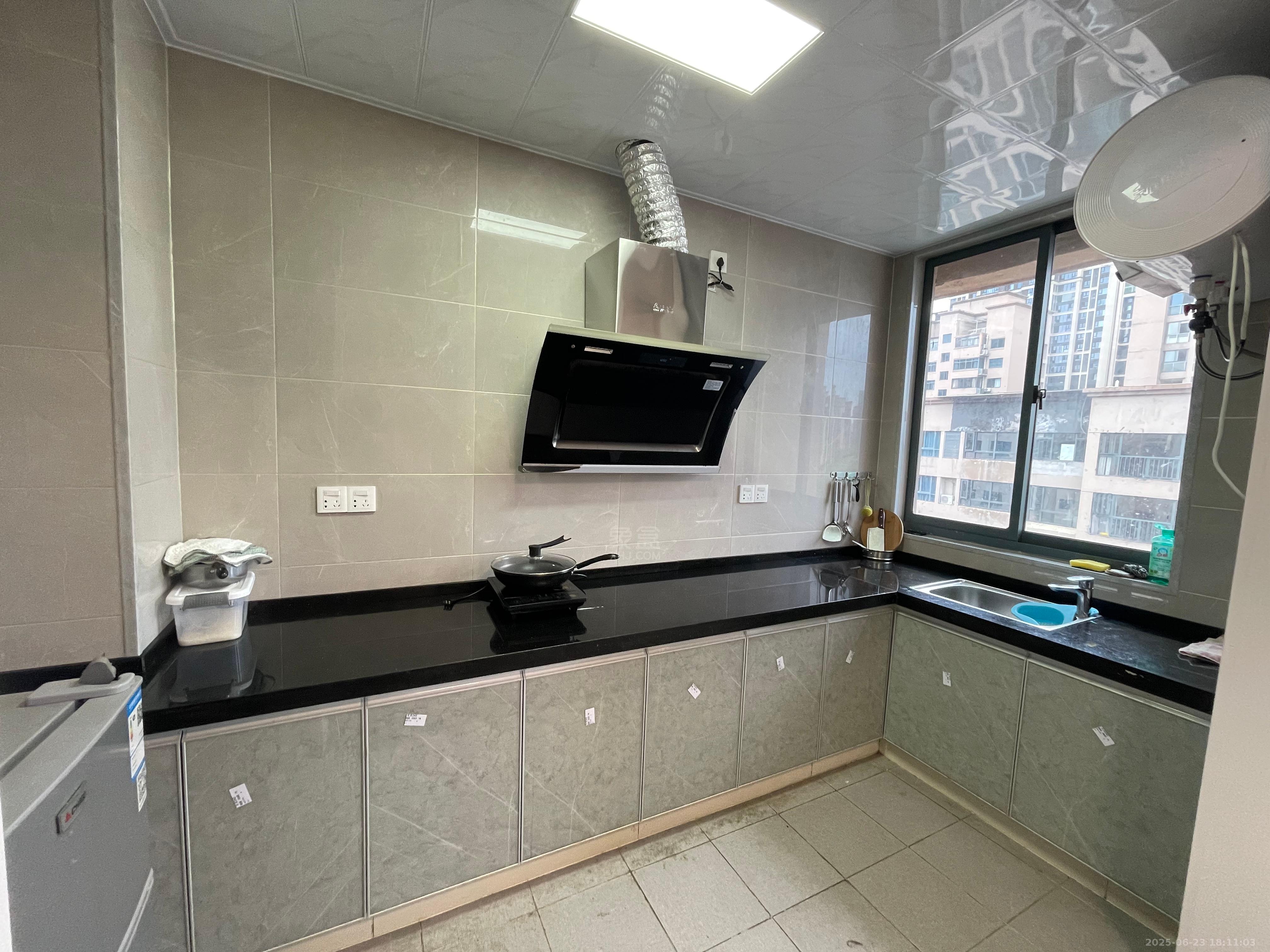 金质颐园 3室2厅2卫 1700.0元/月 金质颐园 3室2厅2卫 1700.0元/月室内图