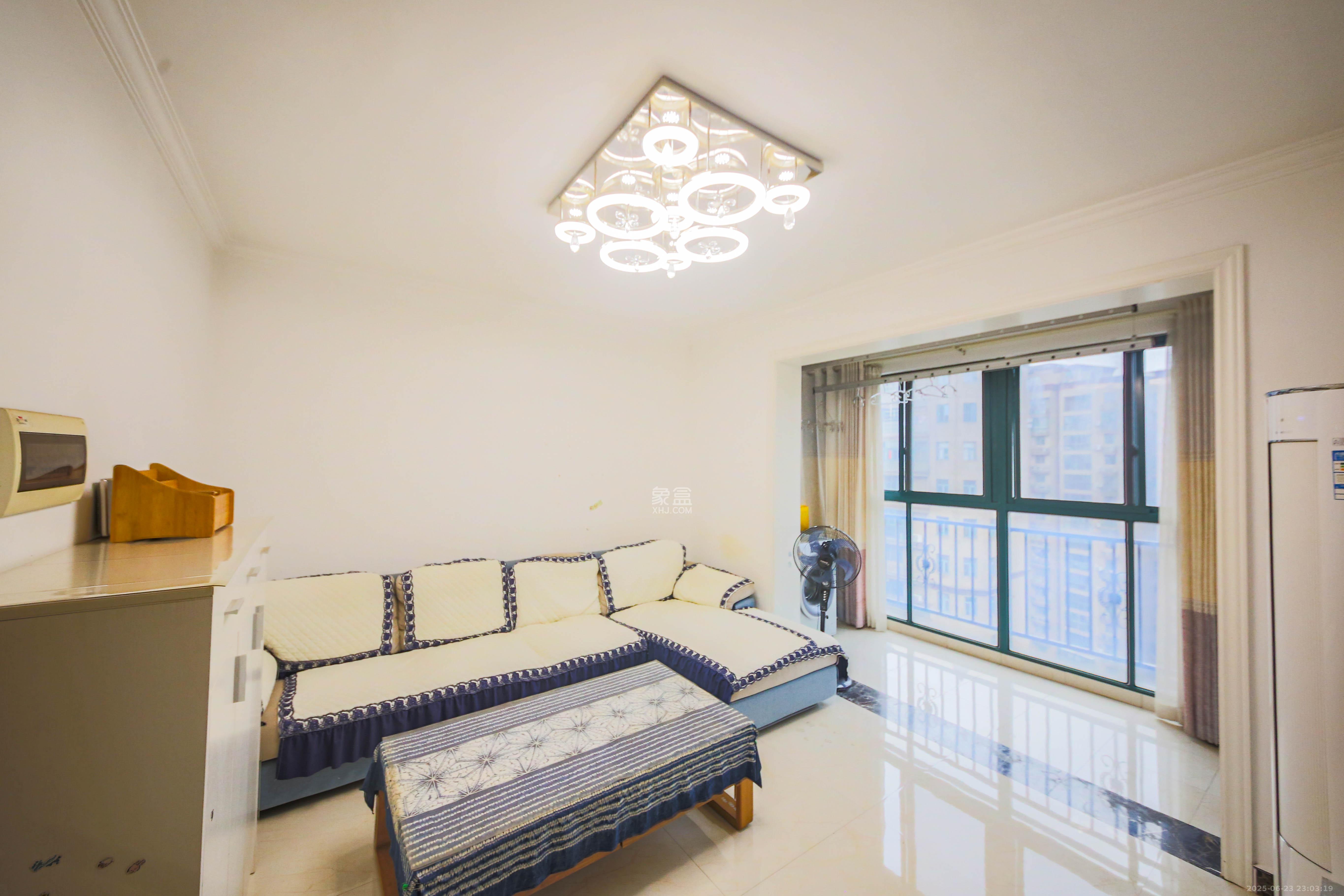 克拉美丽山庄(晟领国际)  2室2厅1卫    63.8万 克拉美丽山庄(晟领国际)  2室2厅1卫    63.8万客厅