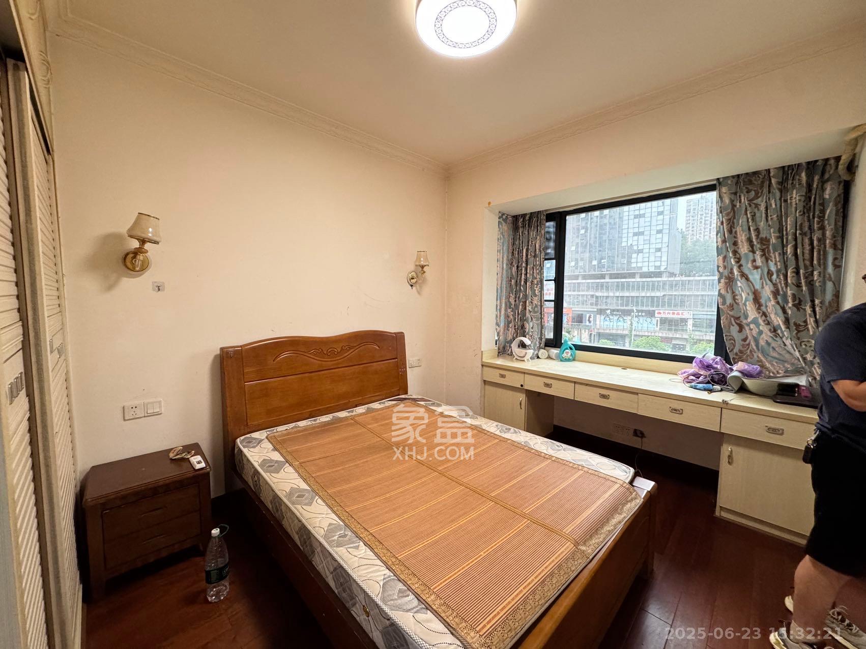 中南红领邦(红星嘉和苑) 1室2厅2卫 2500.0元/月 中南红领邦(红星嘉和苑) 1室2厅2卫 2500.0元/月室内图