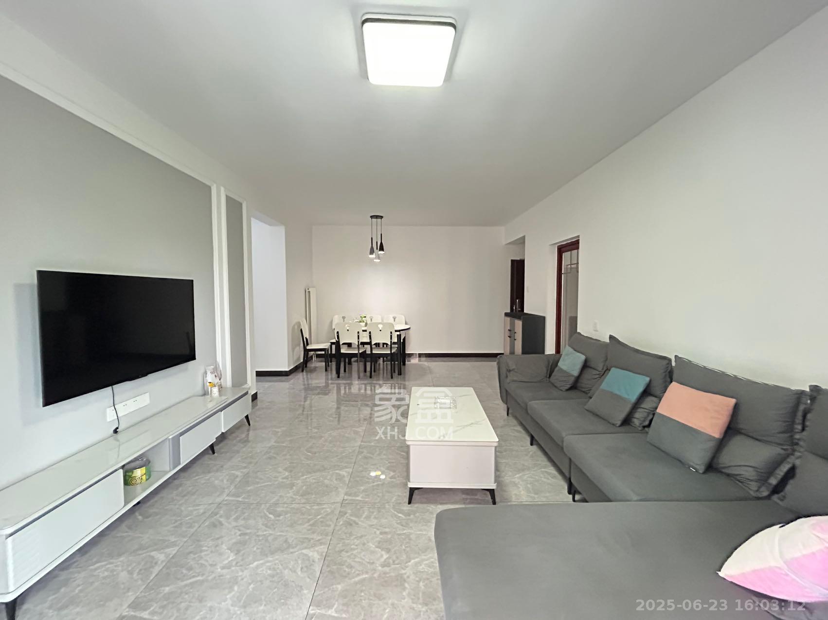 怡海星城 3室2厅2卫 2600.0元/月 怡海星城 3室2厅2卫 2600.0元/月室内图