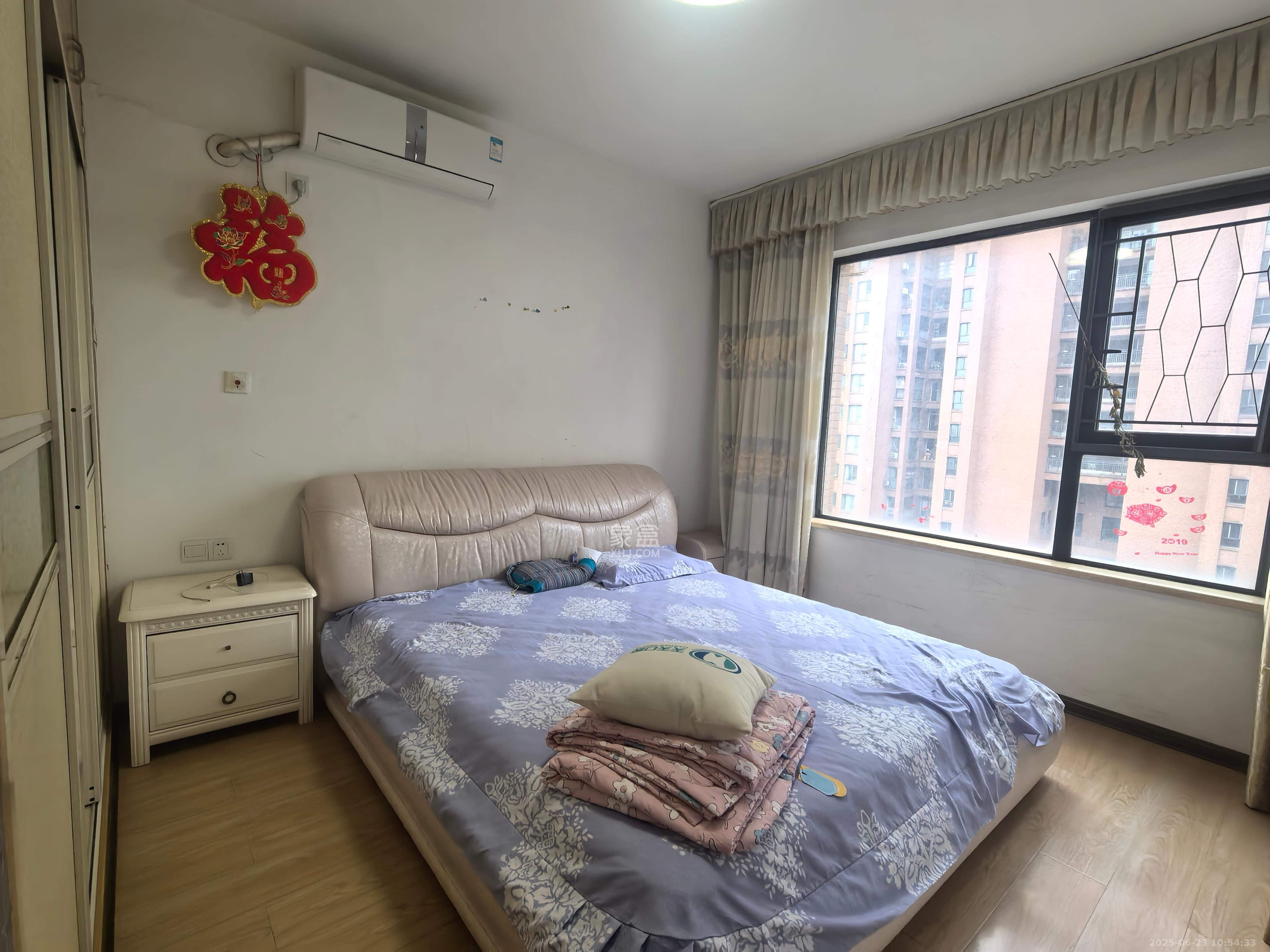 三一街区  3室2厅1卫   1800.00元/月室内图