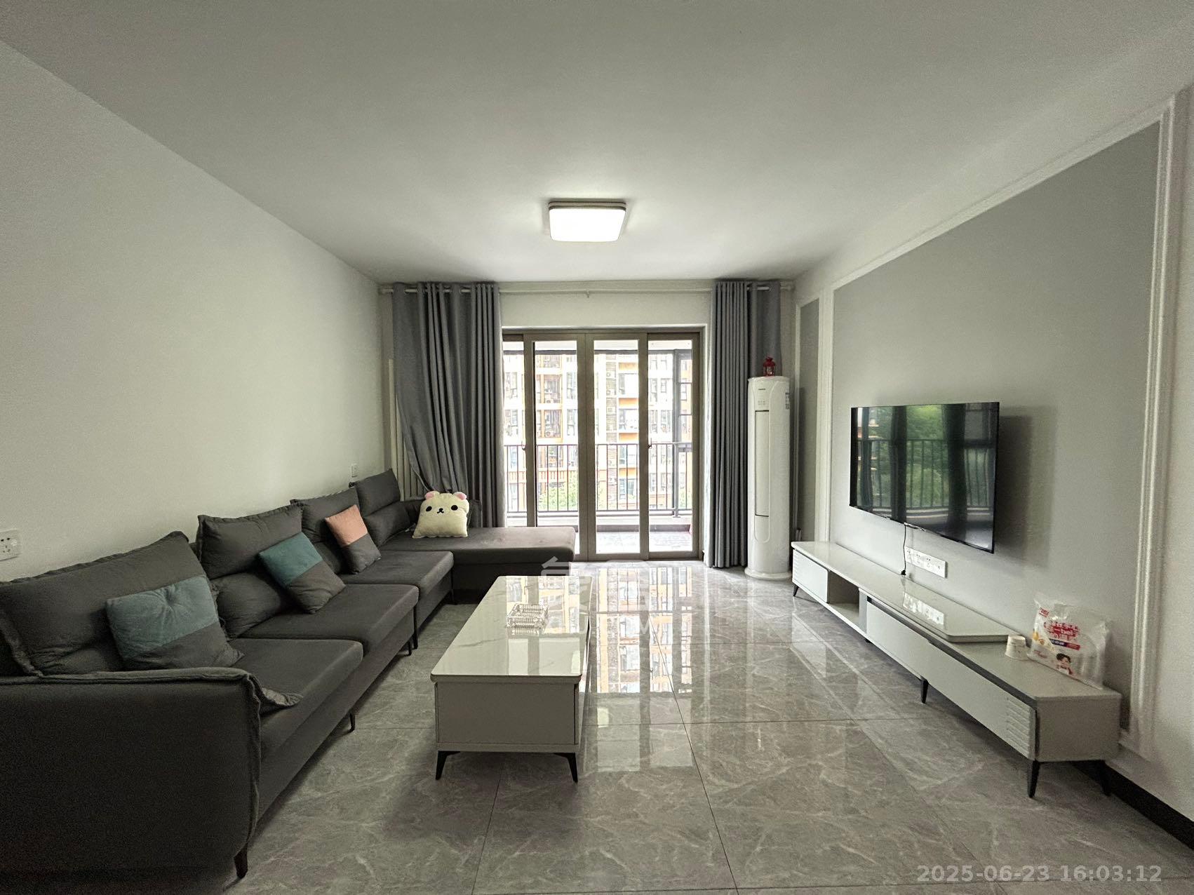 怡海星城 3室2厅2卫 2600.0元/月 怡海星城 3室2厅2卫 2600.0元/月室内图