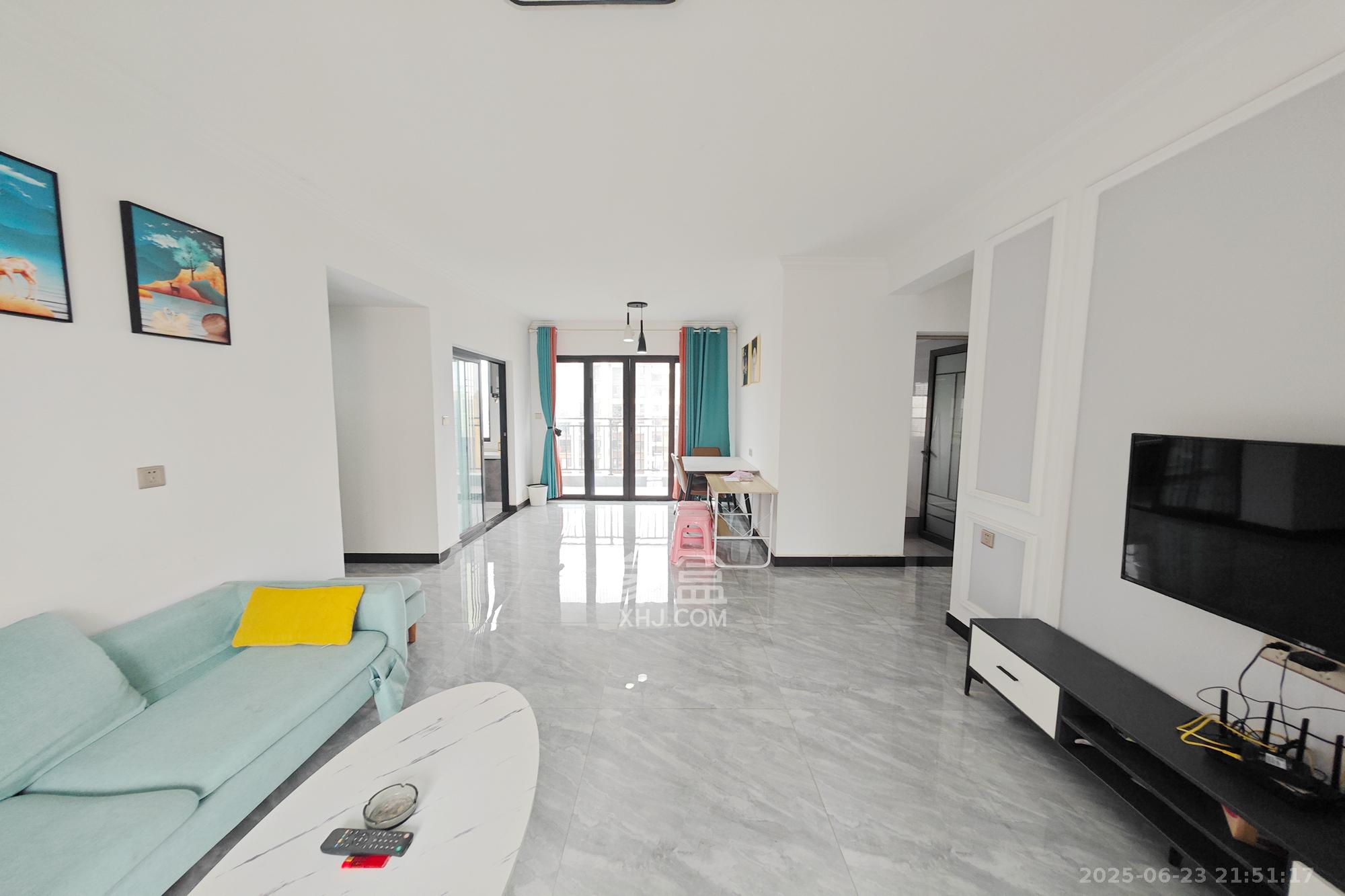 保利大都汇一期、二期  4室2厅2卫    136.0万 保利大都汇一期、二期  4室2厅2卫    136.0万