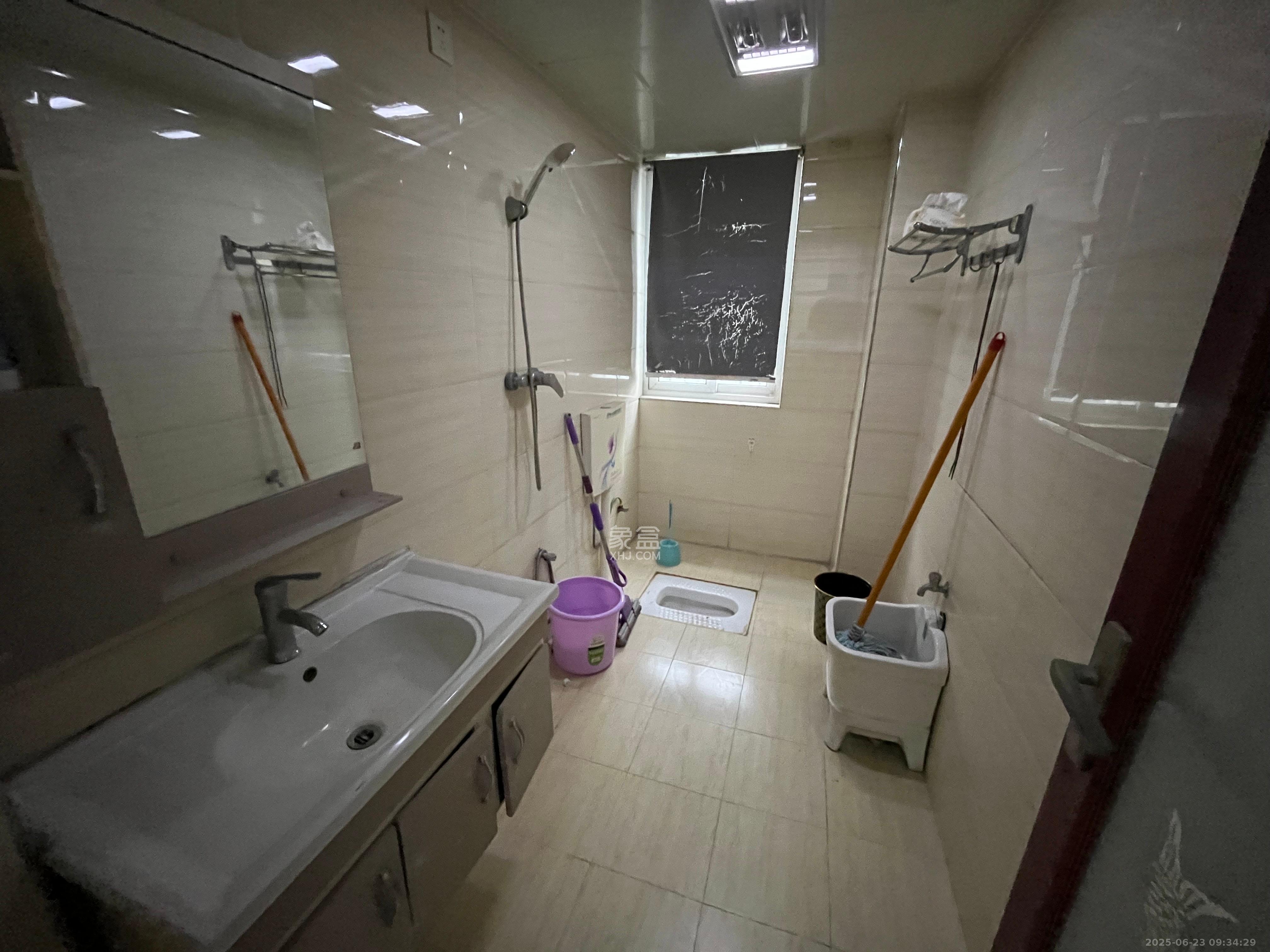 嘉宇盛世华章 3室2厅1卫 3000.0元/月 嘉宇盛世华章 3室2厅1卫 3000.0元/月室内图