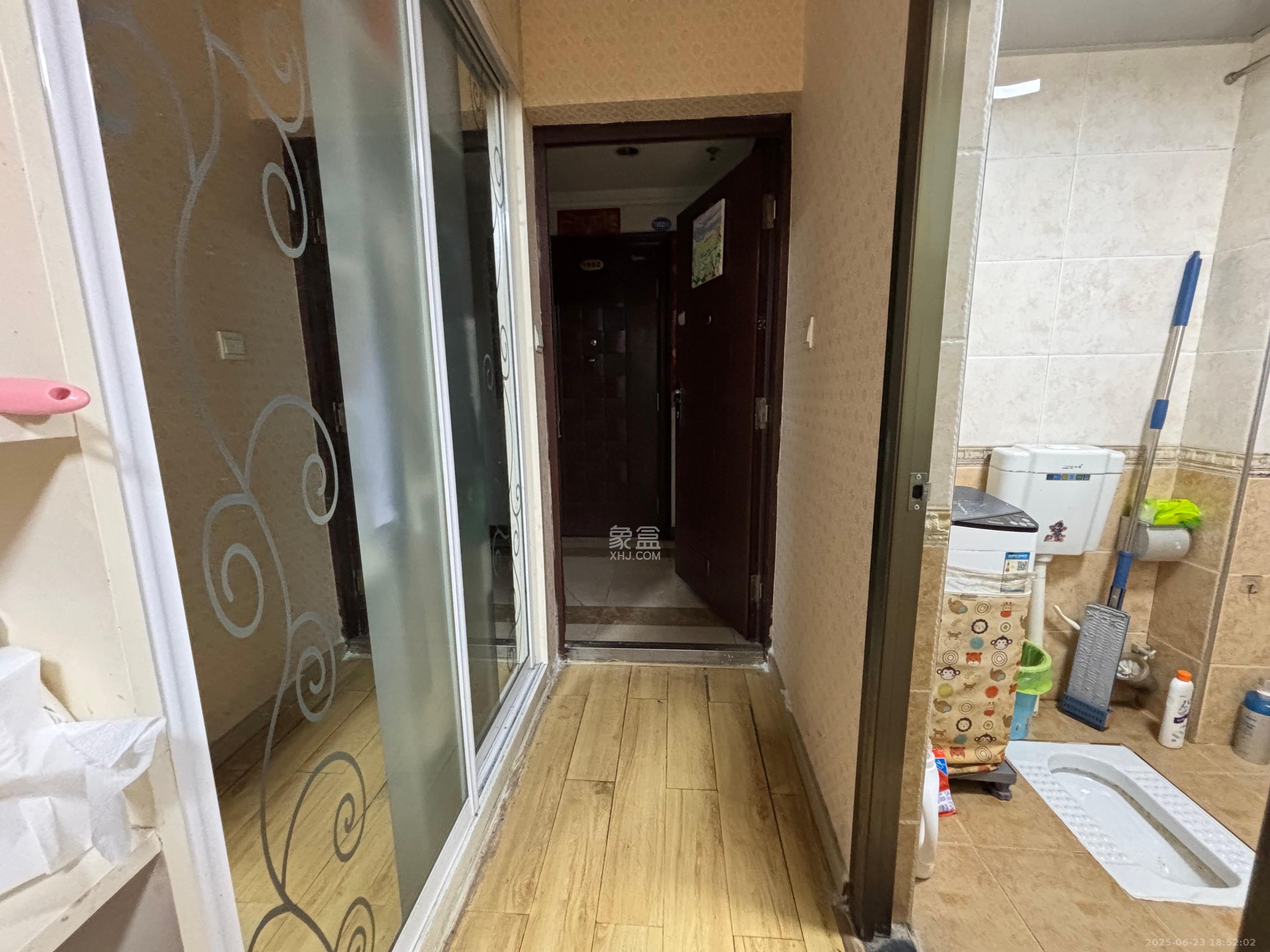 铂宫  1室1厅1卫   1800.00元/月