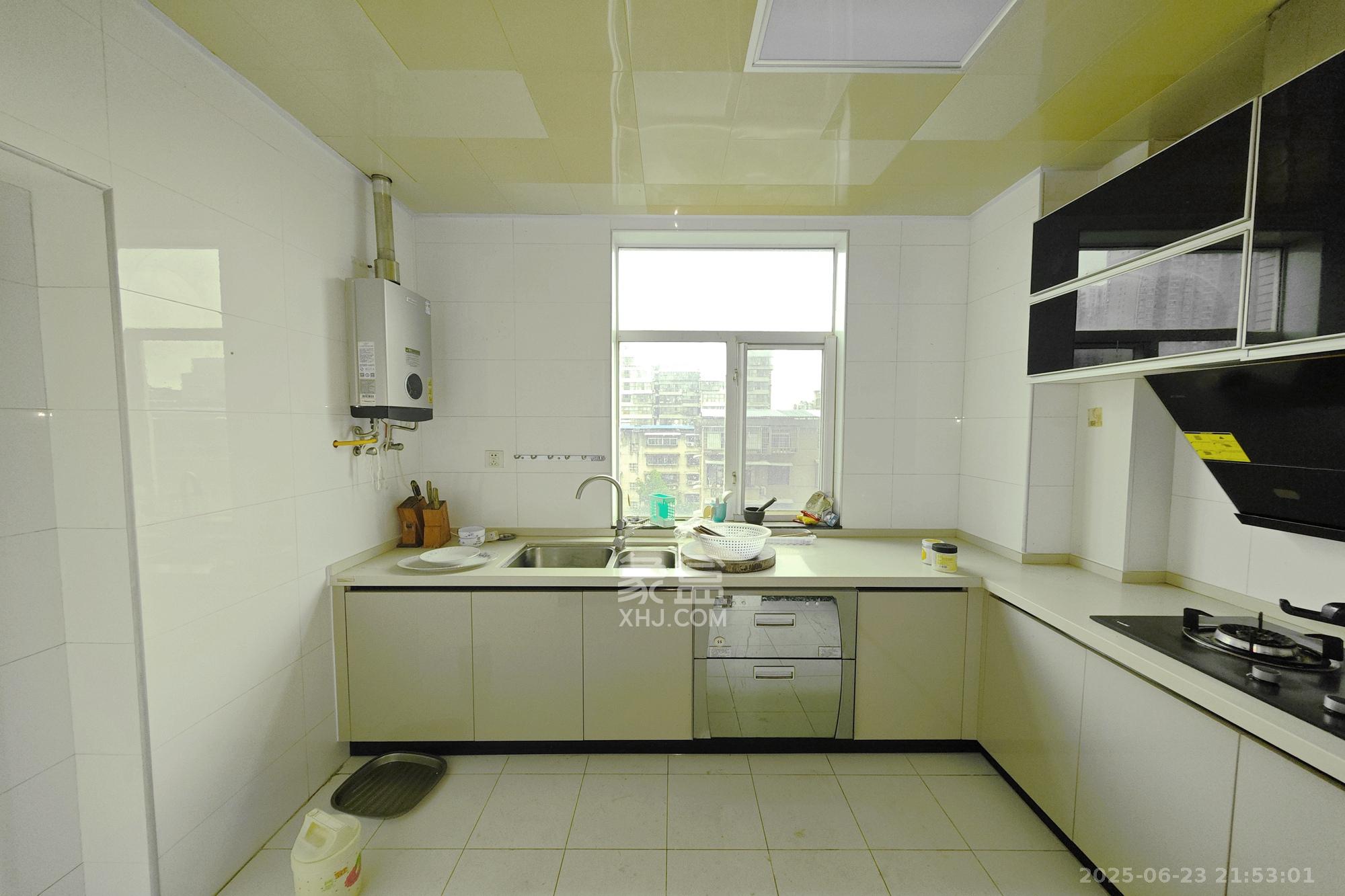 名都凯旋城  4室2厅2卫    112.0万 名都凯旋城  4室2厅2卫    112.0万厨房