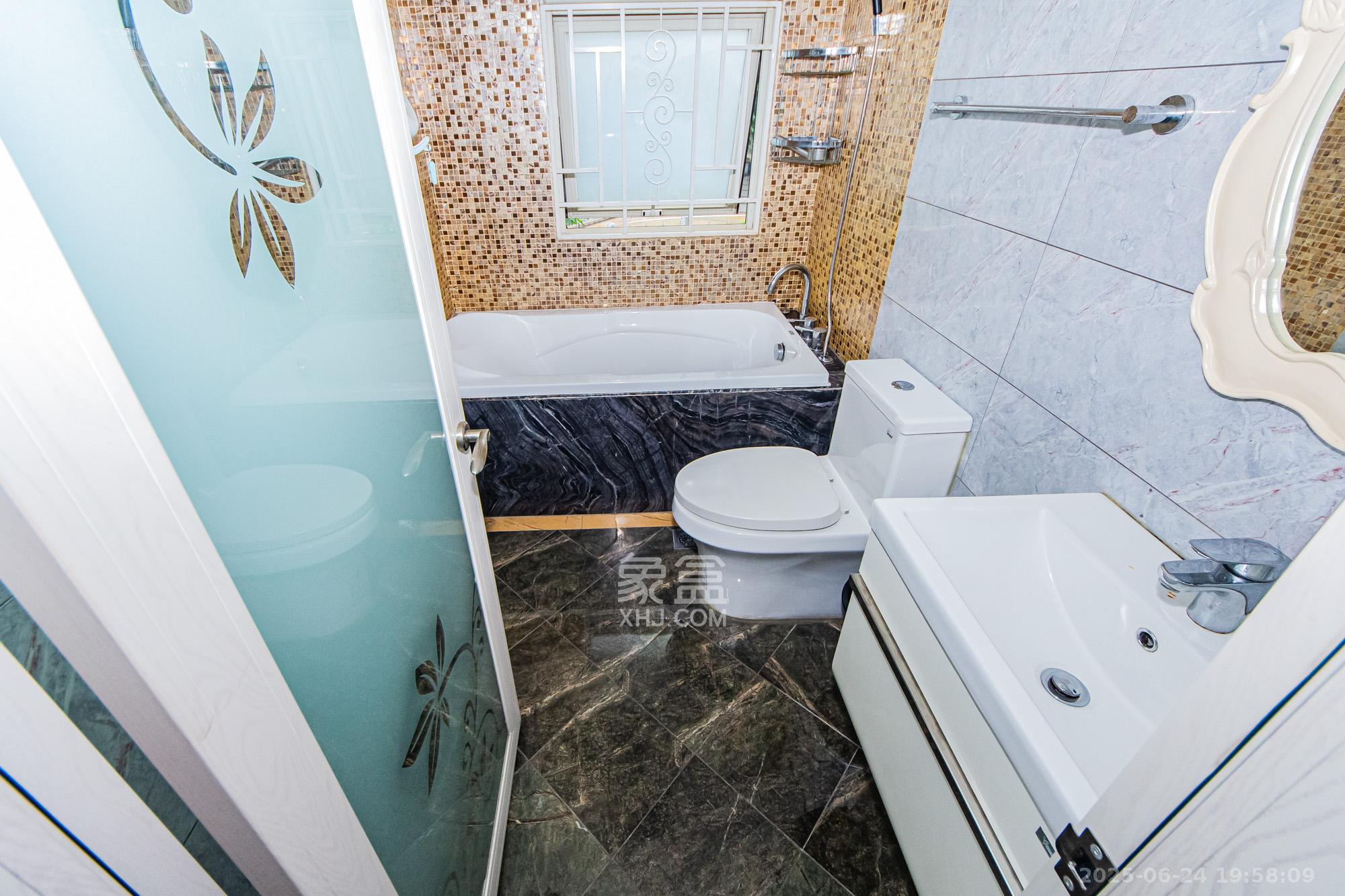 北辰三角洲D3区  4室2厅1卫    160.0万 北辰三角洲D3区  4室2厅1卫    160.0万卫生间