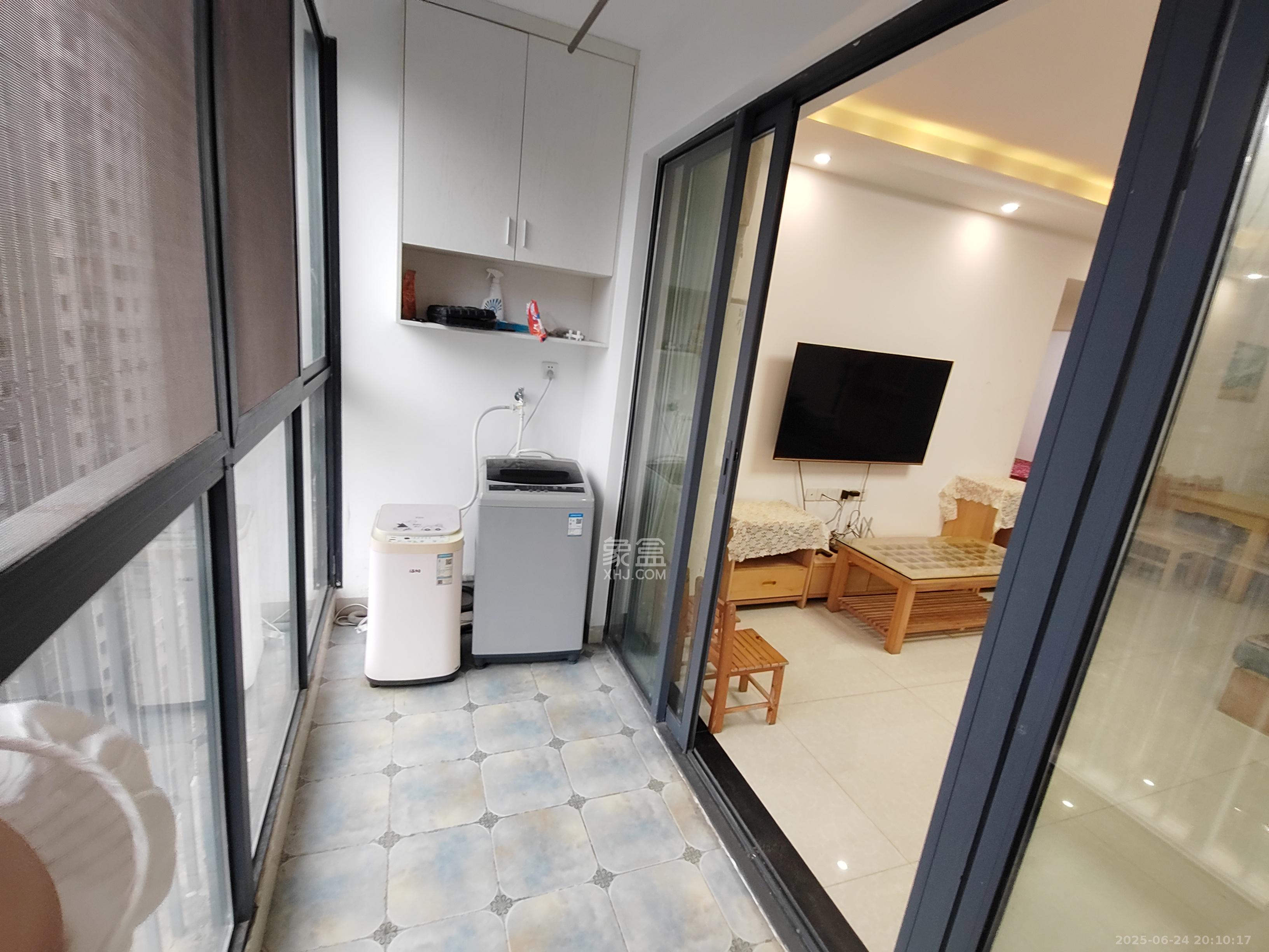 恒基凯旋门三期  2室2厅1卫    2200.0元/月室内图