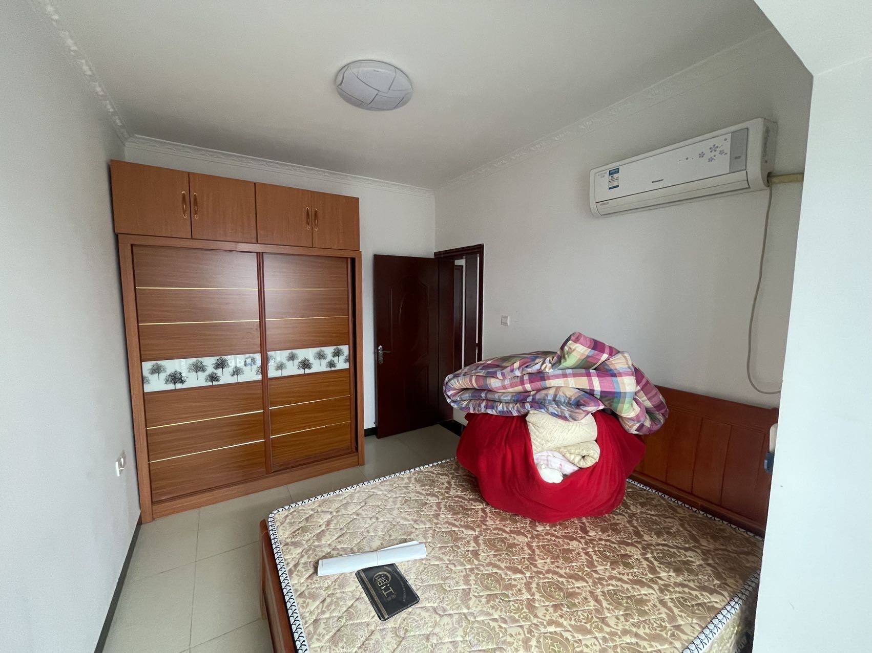 逸臣中央 2室2厅1卫 1680.0元/月 逸臣中央 2室2厅1卫 1680.0元/月室内图