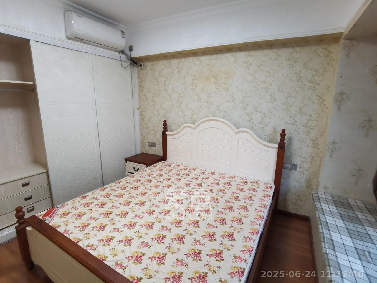 幸福庄园  3室2厅1卫   1600.00元/月室内图