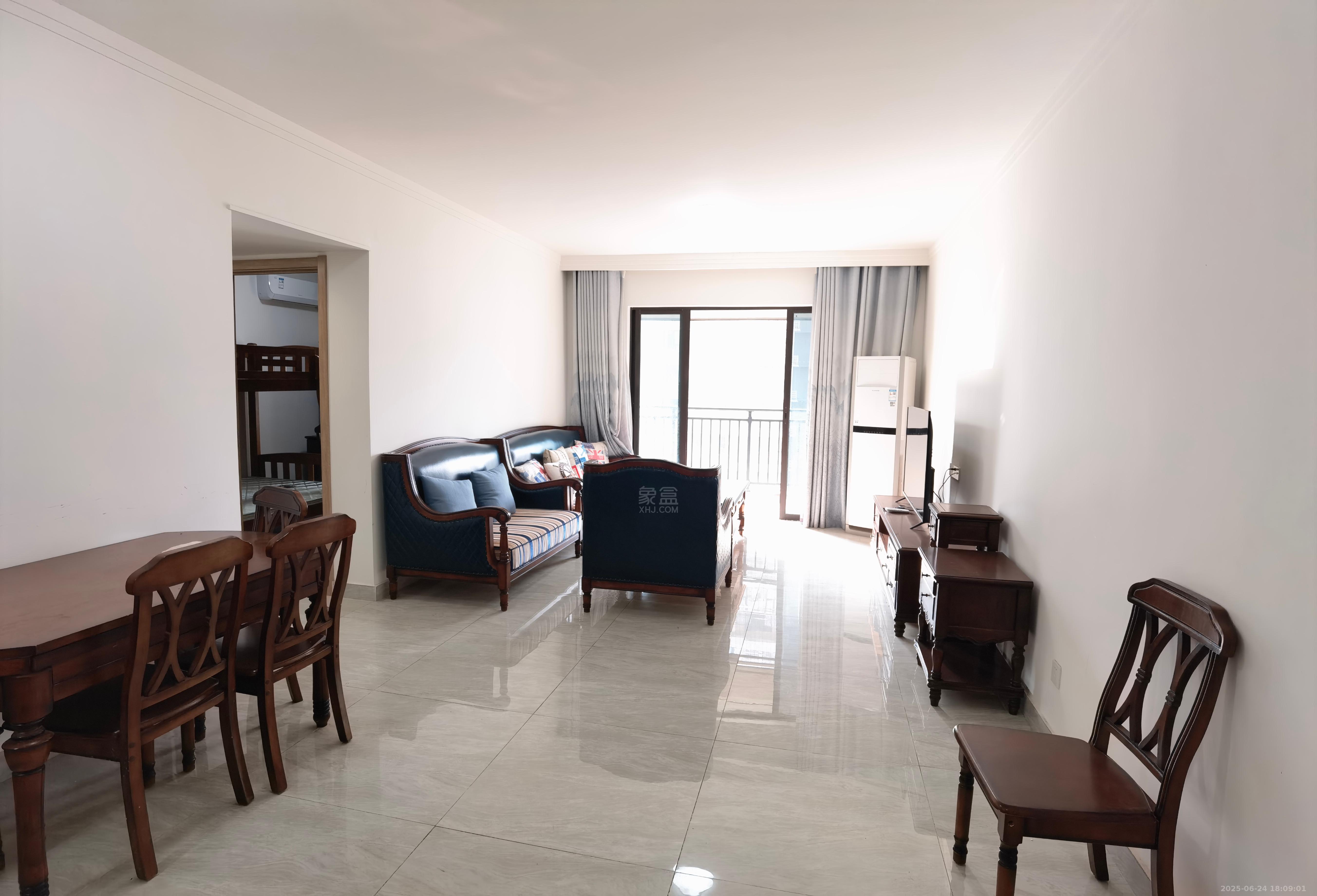 蓝溪谷 3室2厅2卫 2200.0元/月 蓝溪谷 3室2厅2卫 2200.0元/月室内图