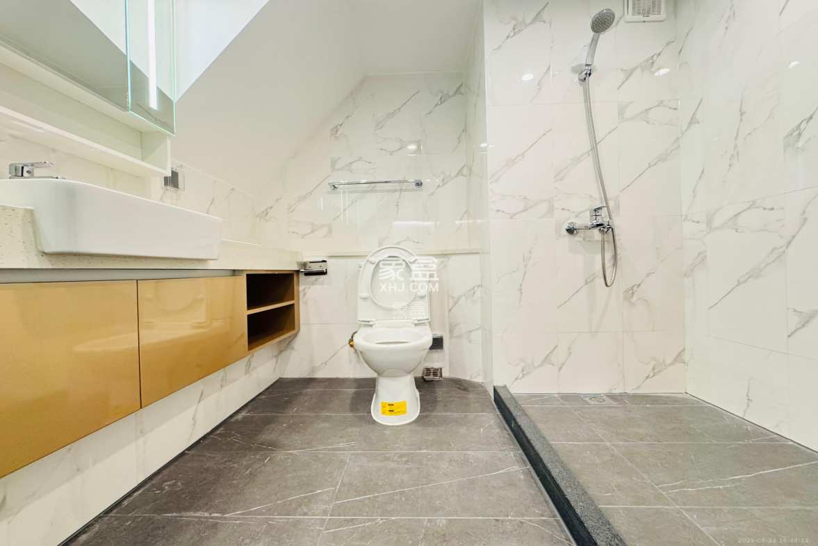 达美寰宇中心 2室2厅1卫 3500.0元/月 达美寰宇中心 2室2厅1卫 3500.0元/月室内图