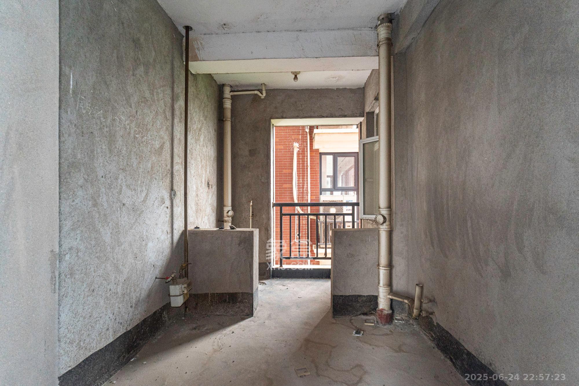 淞雅苑 3室2厅2卫 70.0万 淞雅苑 3室2厅2卫 70.0万厨房