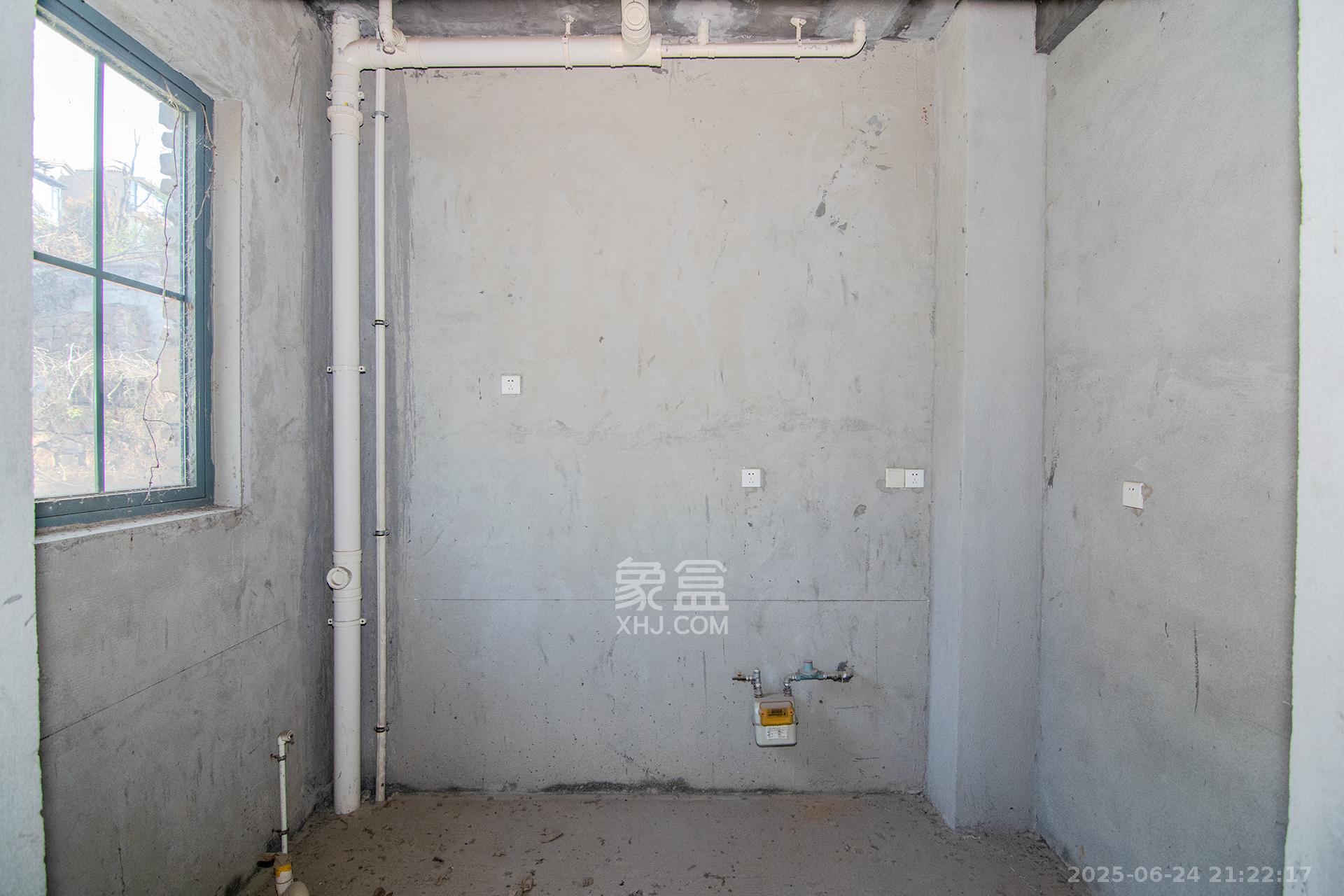 中粮北纬28°别墅  8室2厅6卫    1050.0万 中粮北纬28°别墅  8室2厅6卫    1050.0万厨房