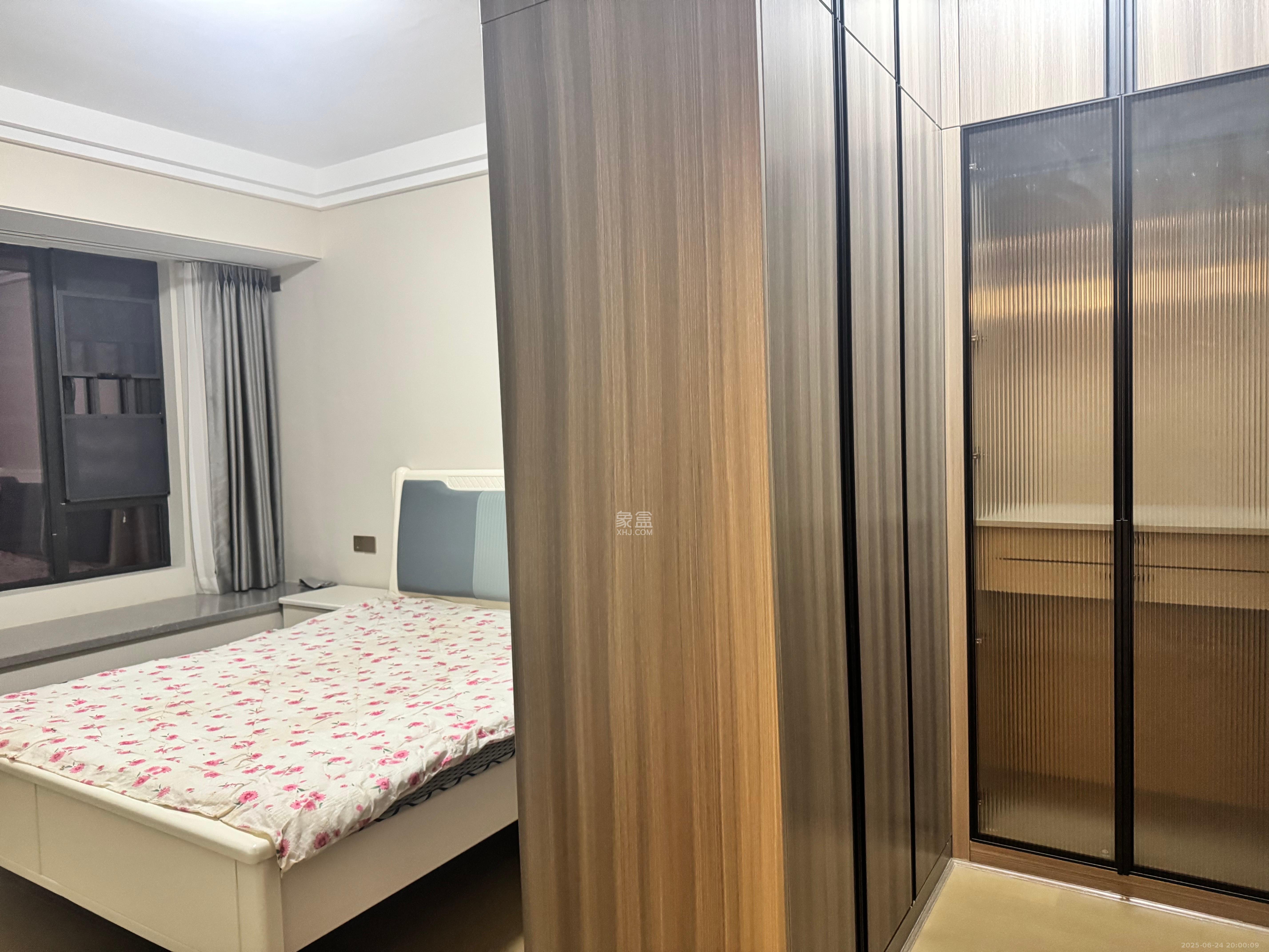 中海阅麓山二期  3室2厅2卫   3500.00元/月室内图