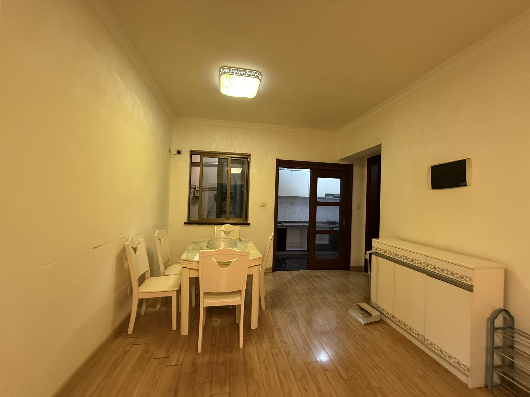 碧桂园 4室2厅2卫 1800.0元/月 碧桂园 4室2厅2卫 1800.0元/月室内图