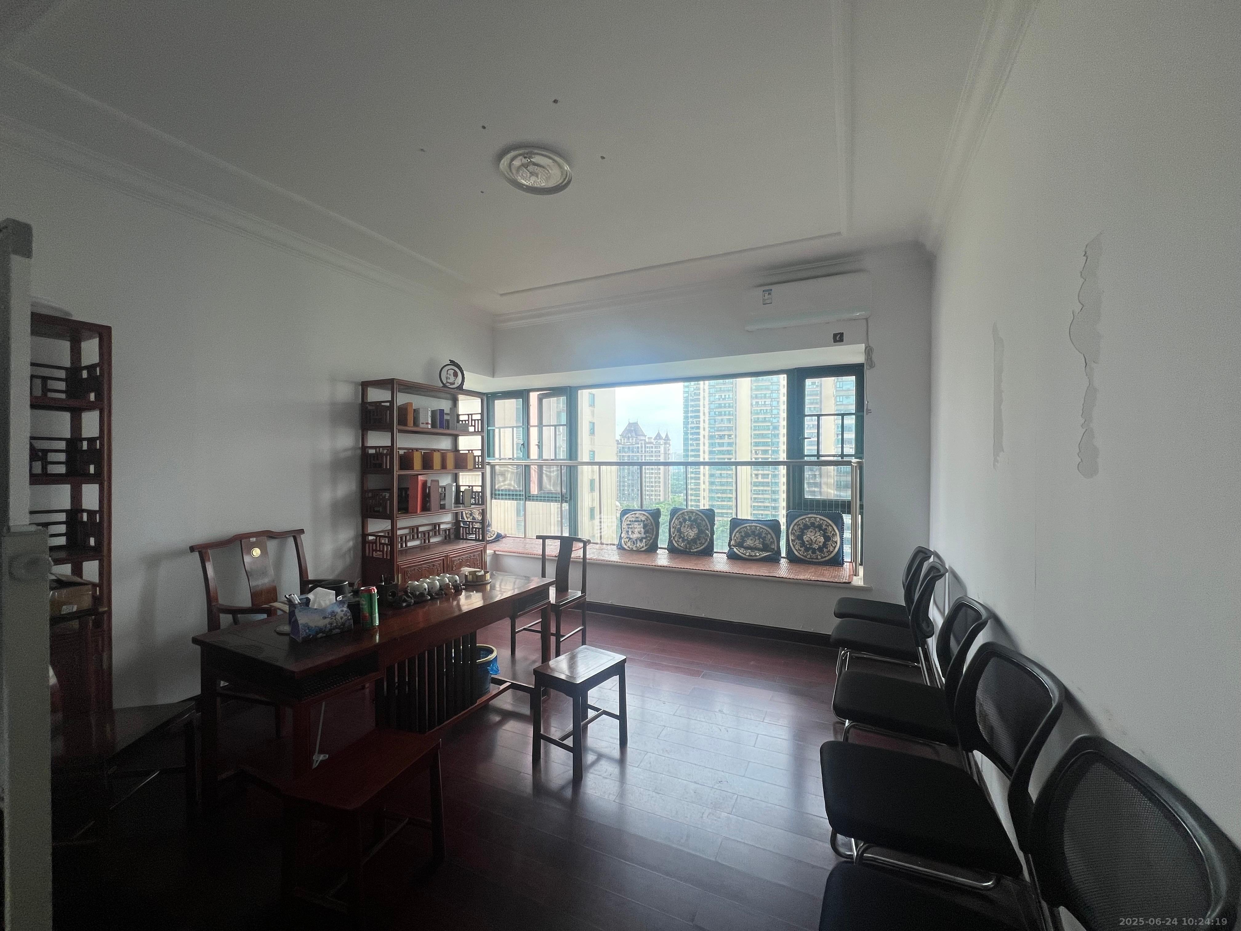 恒大绿洲 4室2厅2卫 3000.0元/月 恒大绿洲 4室2厅2卫 3000.0元/月室内图