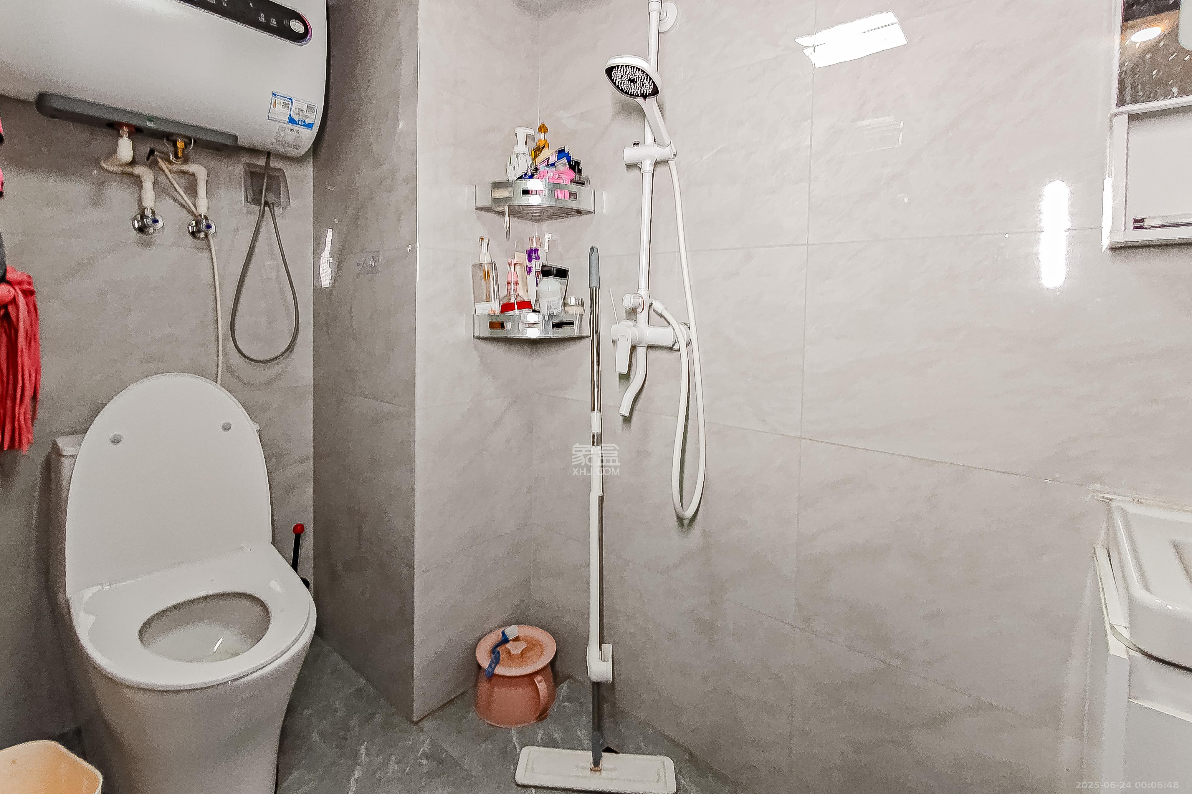 时代MOMA云PARK  2室1厅1卫    42.8万 时代MOMA云PARK  2室1厅1卫    42.8万卫生间