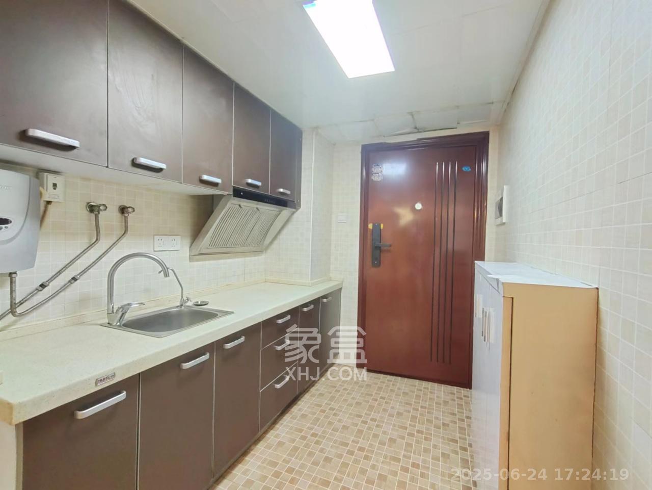 融圣国际 2室1厅1卫 3300.0元/月 融圣国际 2室1厅1卫 3300.0元/月室内图