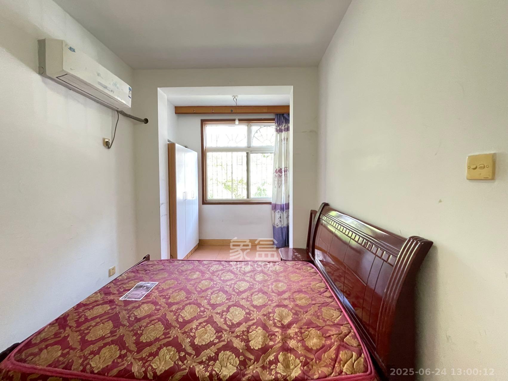 新桥小区 3室1厅1卫 2000.0元/月 新桥小区 3室1厅1卫 2000.0元/月室内图