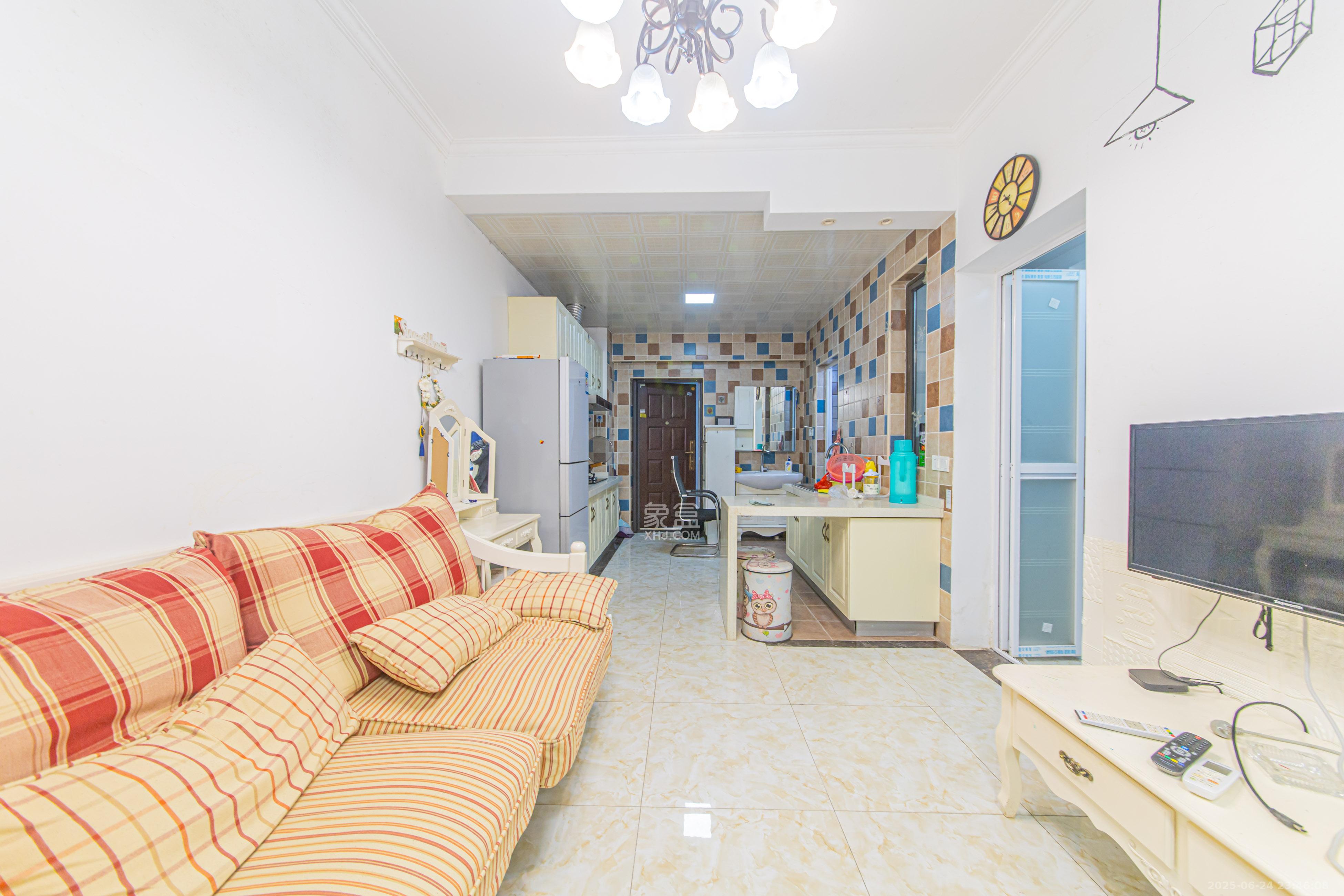 绿地公馆(绿地名邸) 1室1厅1卫 45.5万 绿地公馆(绿地名邸) 1室1厅1卫 45.5万客厅