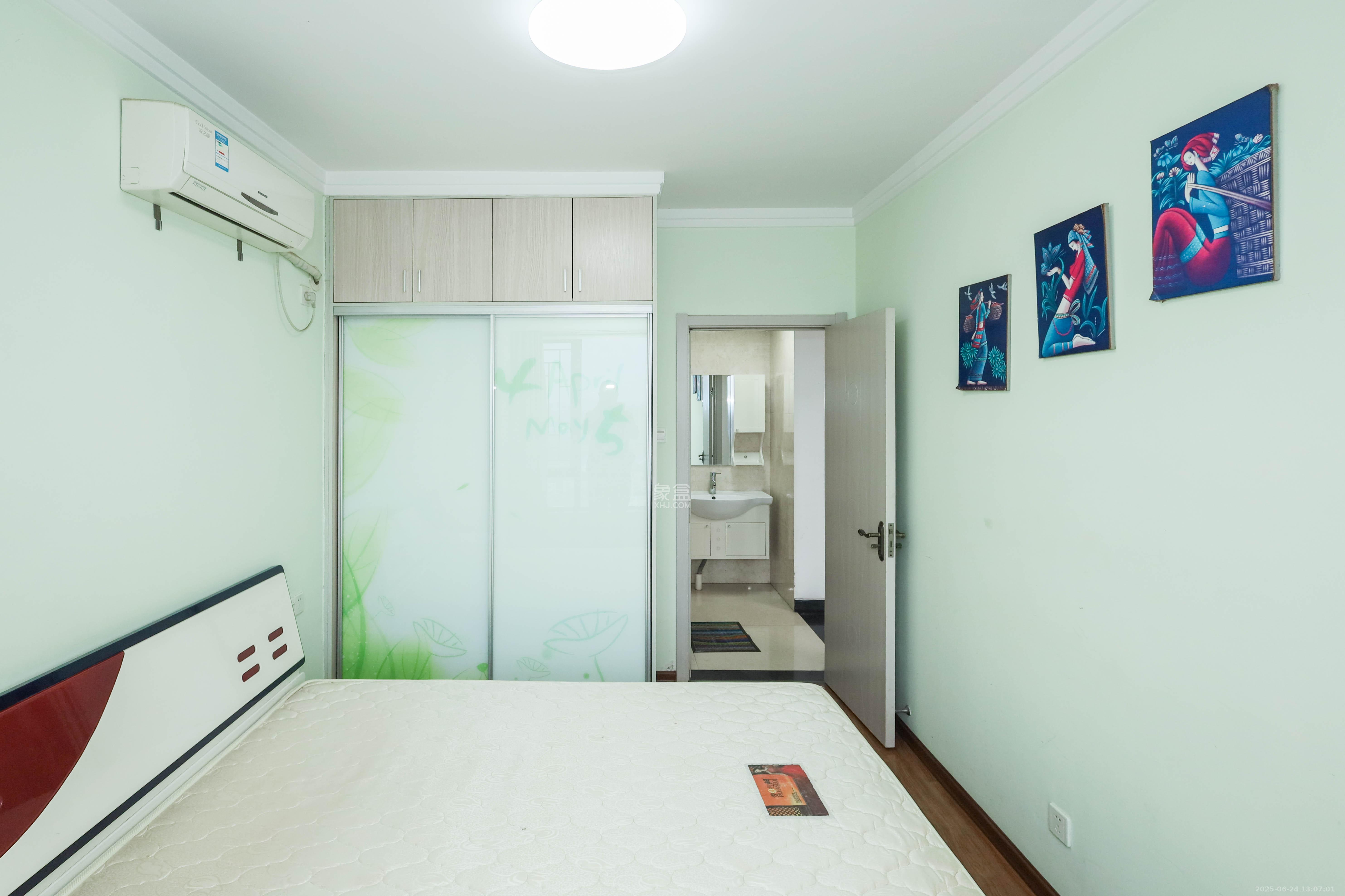 保利麓谷林语F区 3室2厅1卫 89.8万 保利麓谷林语F区 3室2厅1卫 89.8万卧室