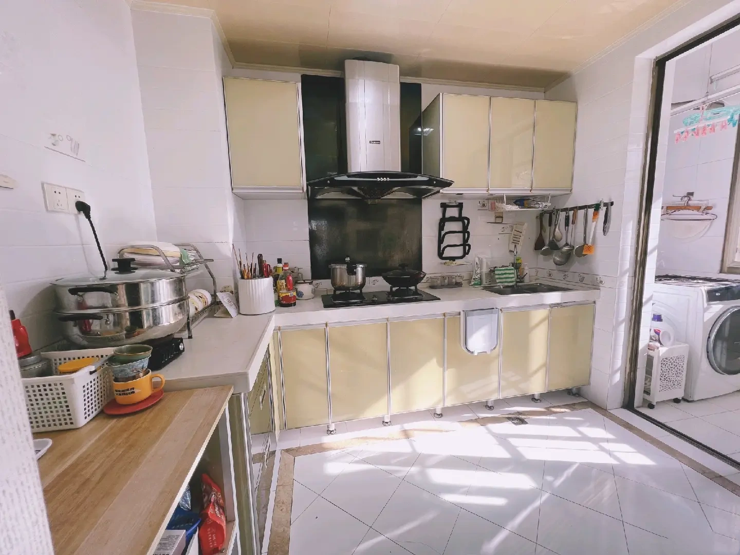 夏瑶花苑 2室1厅1卫 2500.00元/月 夏瑶花苑 2室1厅1卫 2500.00元/月室内图