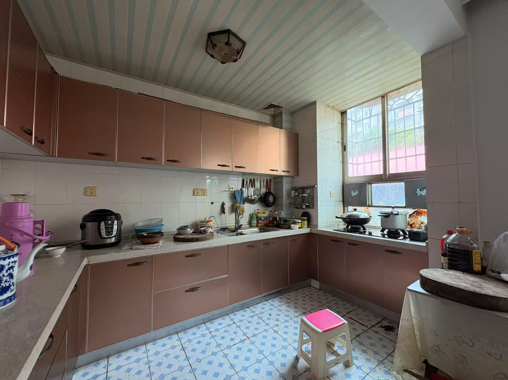 金桃苑小区 3室2厅2卫 1200.0元/月 金桃苑小区 3室2厅2卫 1200.0元/月室内图