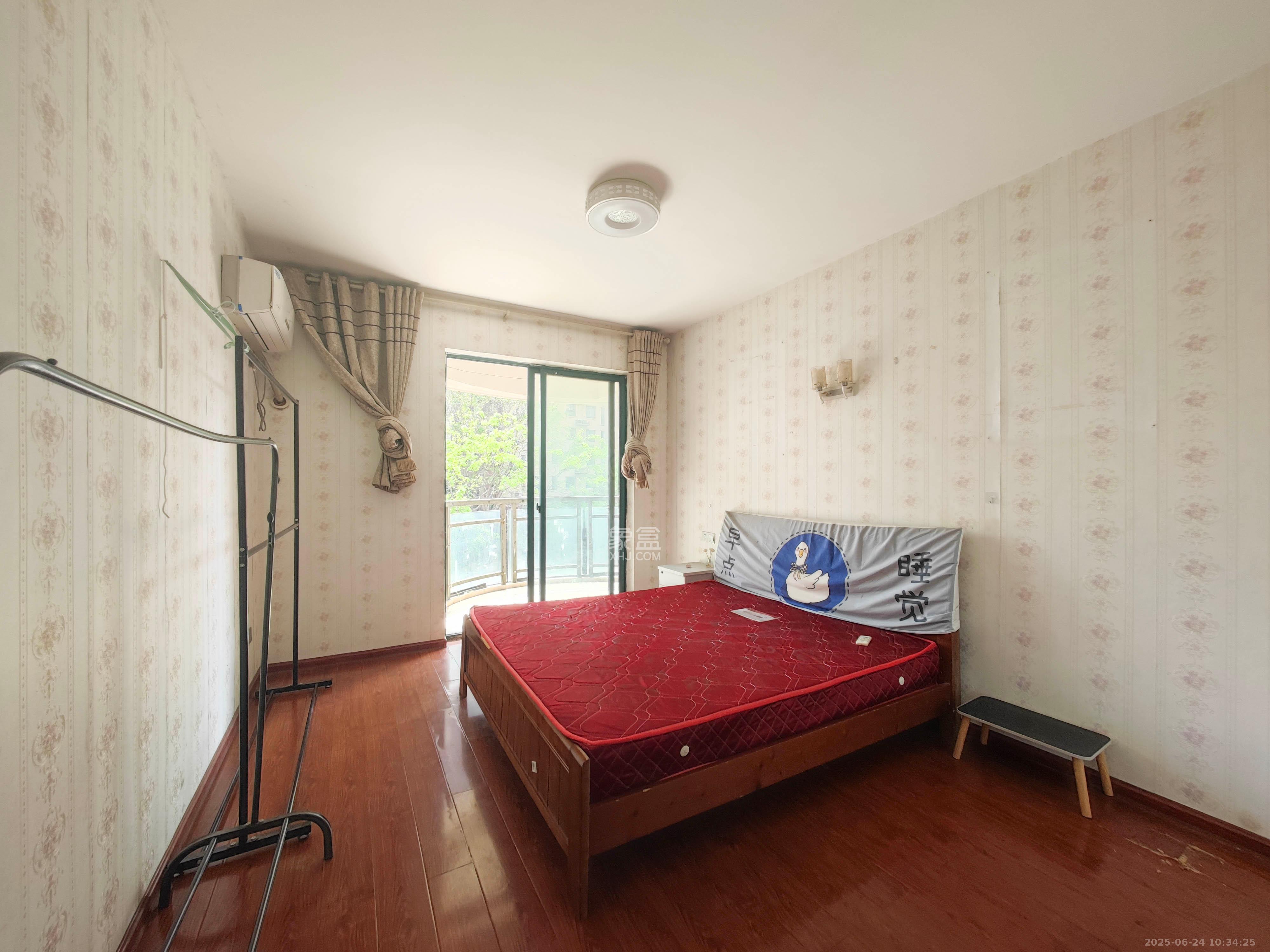 华盛世纪新城  3室2厅2卫    102.0万卧室