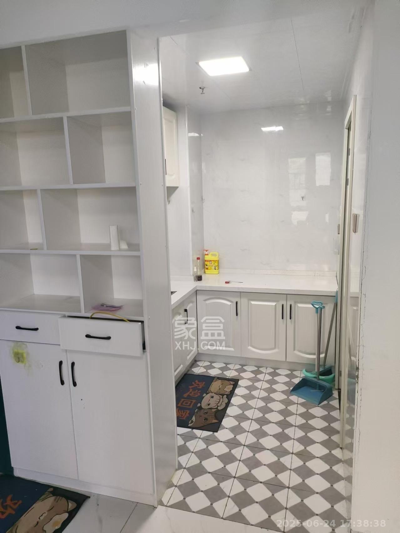 中建悦和城  1室1厅1卫   1350.00元/月室内图