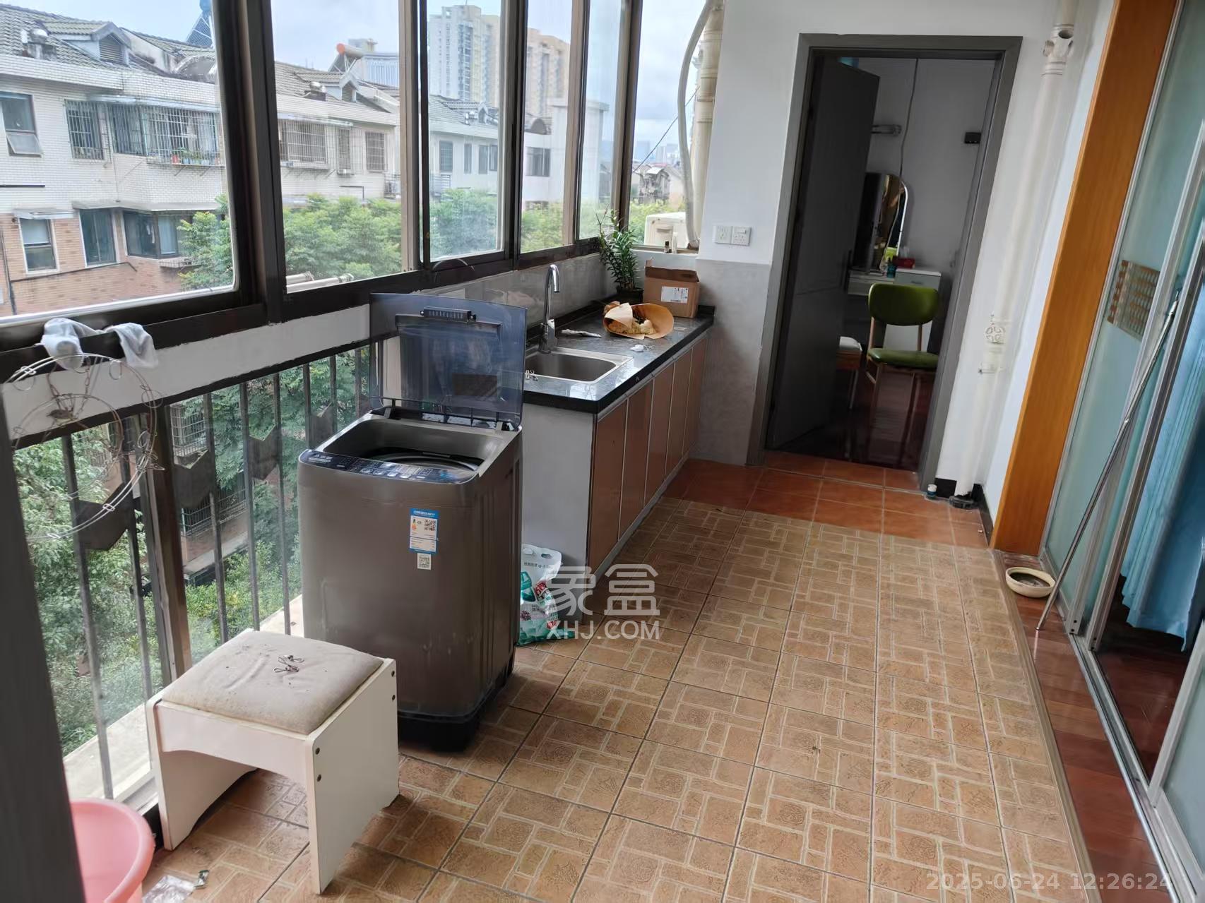 芙蓉公寓 2室1厅1卫 1300.0元/月 芙蓉公寓 2室1厅1卫 1300.0元/月室内图