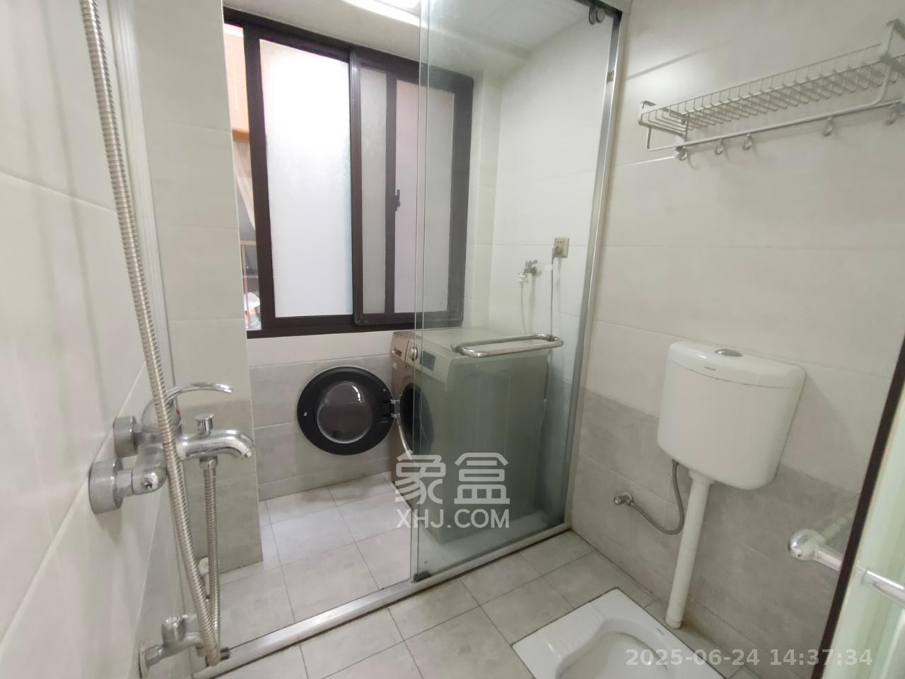 第六都（陆都小区）  3室2厅1卫   3600.00元/月室内图