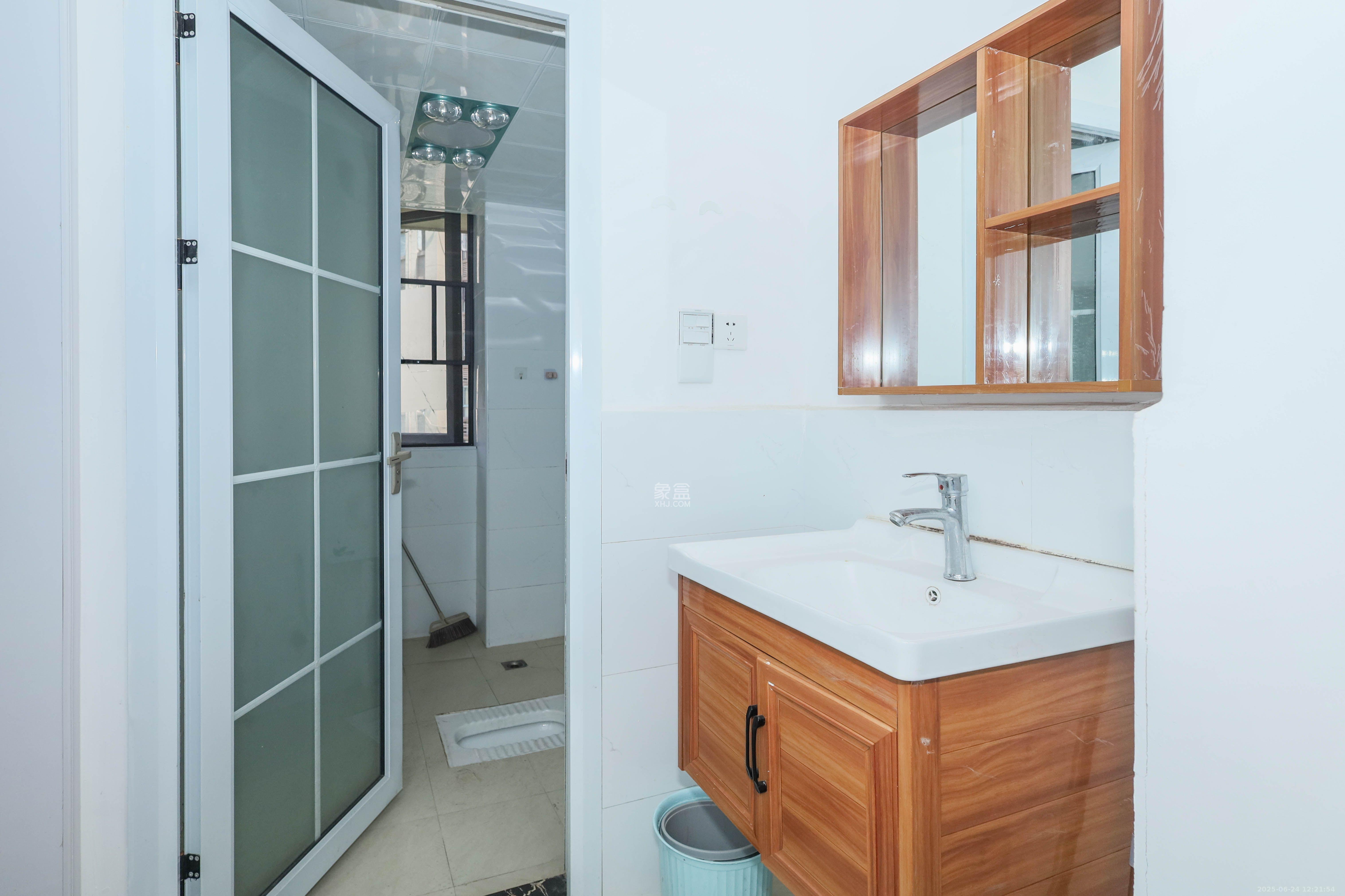 梅溪湖合能璞丽  3室2厅1卫    2400.0元/月 梅溪湖合能璞丽  3室2厅1卫    2400.0元/月室内图