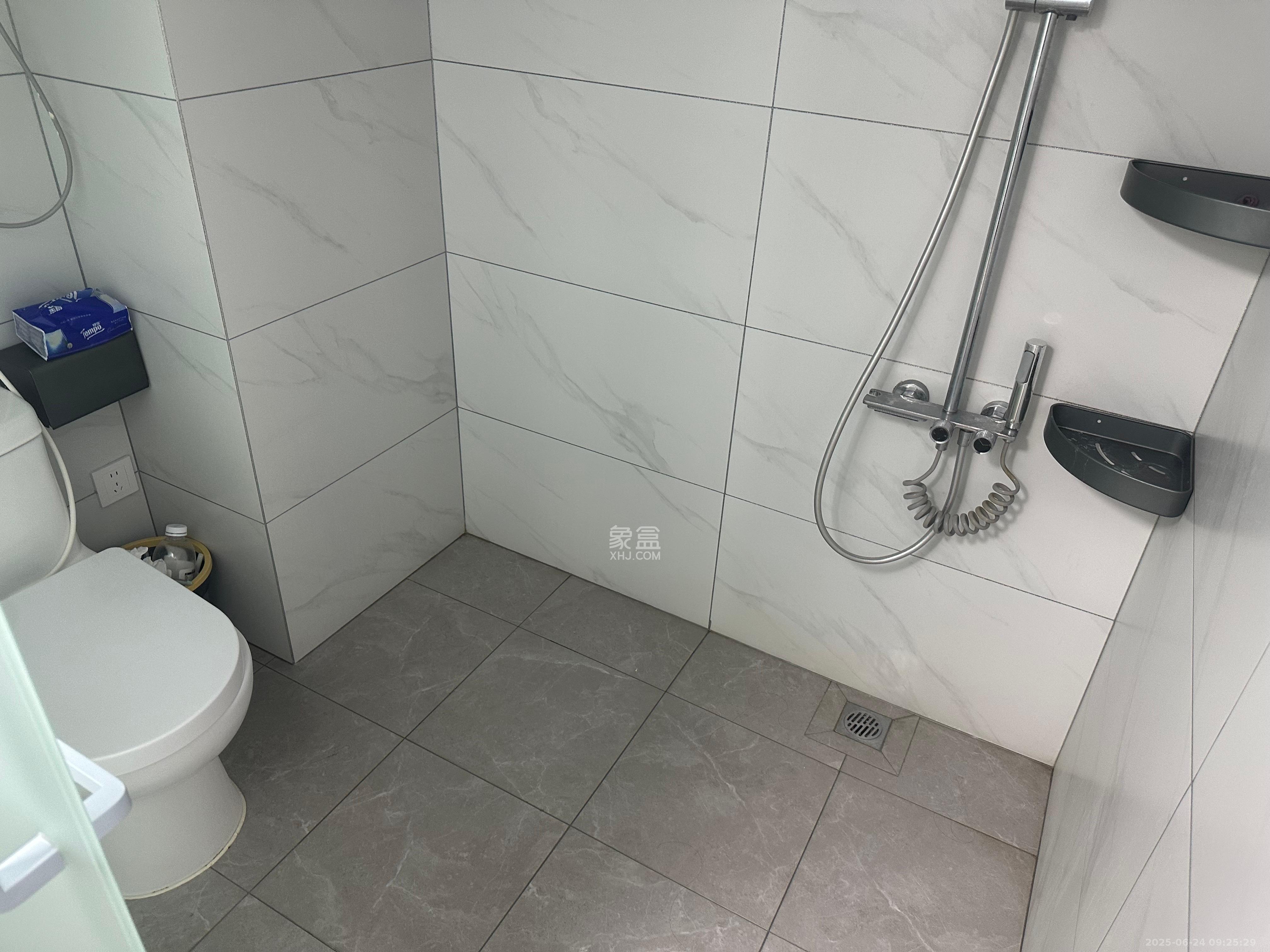 京武浪琴山三期(京武中心)  1室0厅0卫    2800.0元/月 京武浪琴山三期(京武中心)  1室0厅0卫    2800.0元/月室内图