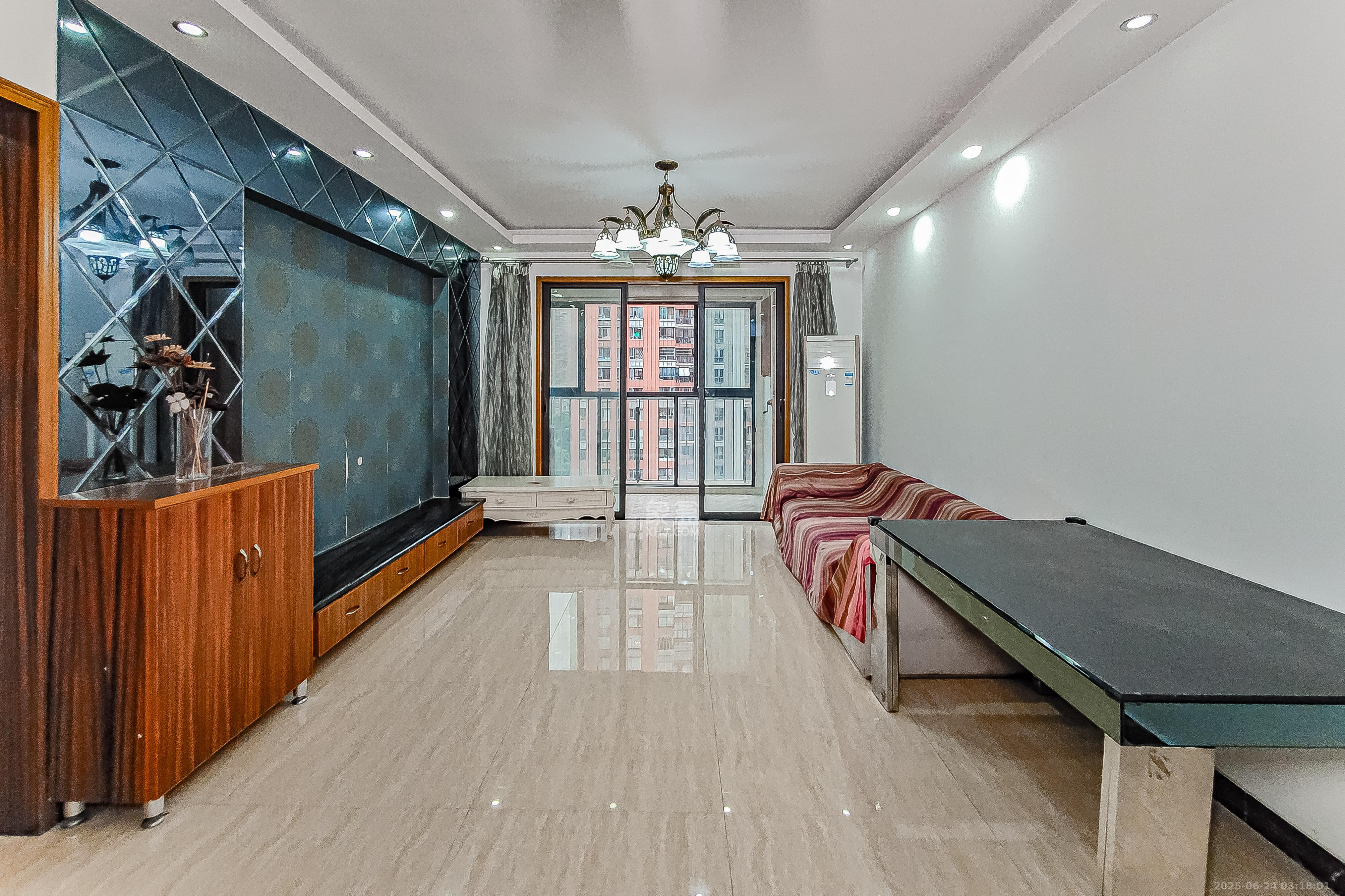 华润凤凰城二期 3室2厅1卫 75.0万 华润凤凰城二期 3室2厅1卫 75.0万客厅