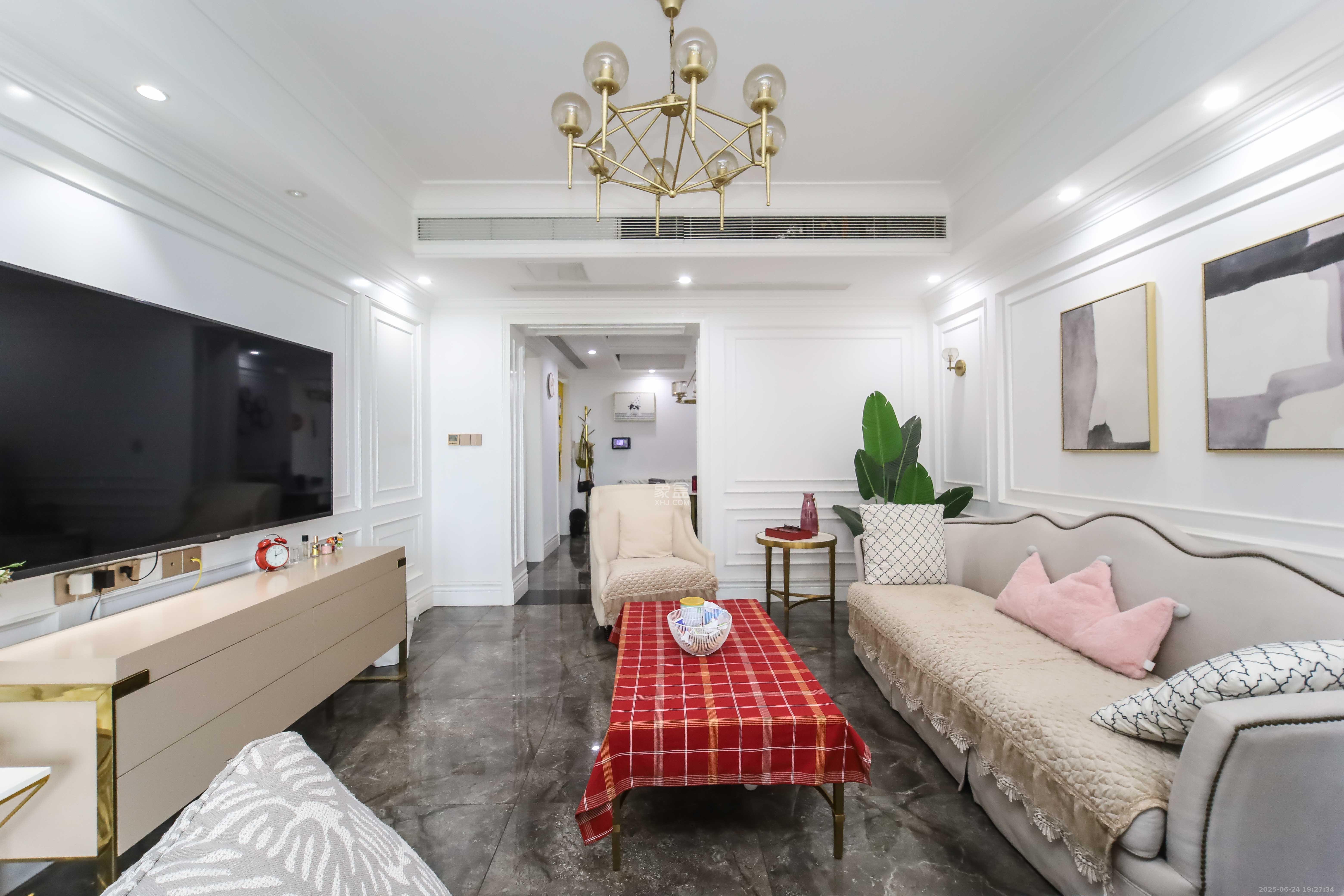 红橡华园(菲莎公馆)  2室2厅1卫    160.0万客厅