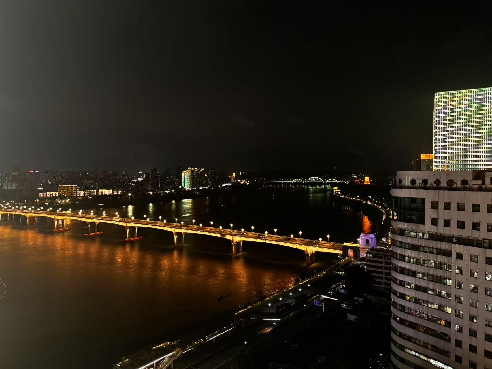 时尚新天地(平和堂) 1室1厅1卫 16.8万 时尚新天地(平和堂) 1室1厅1卫 16.8万室内图