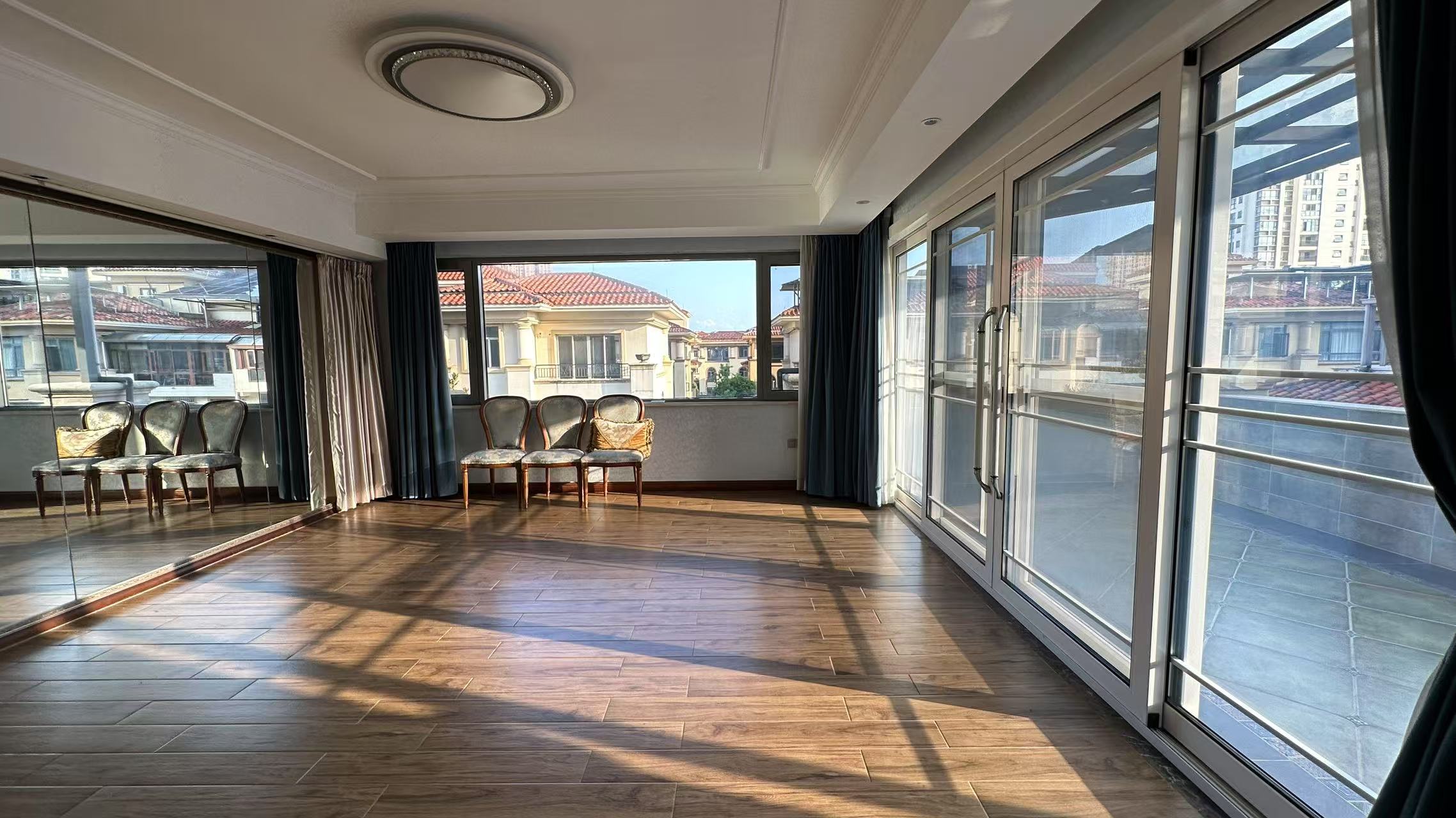 锦绣香江(湖湘文化城) 5室3厅3卫 398.0万 锦绣香江(湖湘文化城) 5室3厅3卫 398.0万室内图