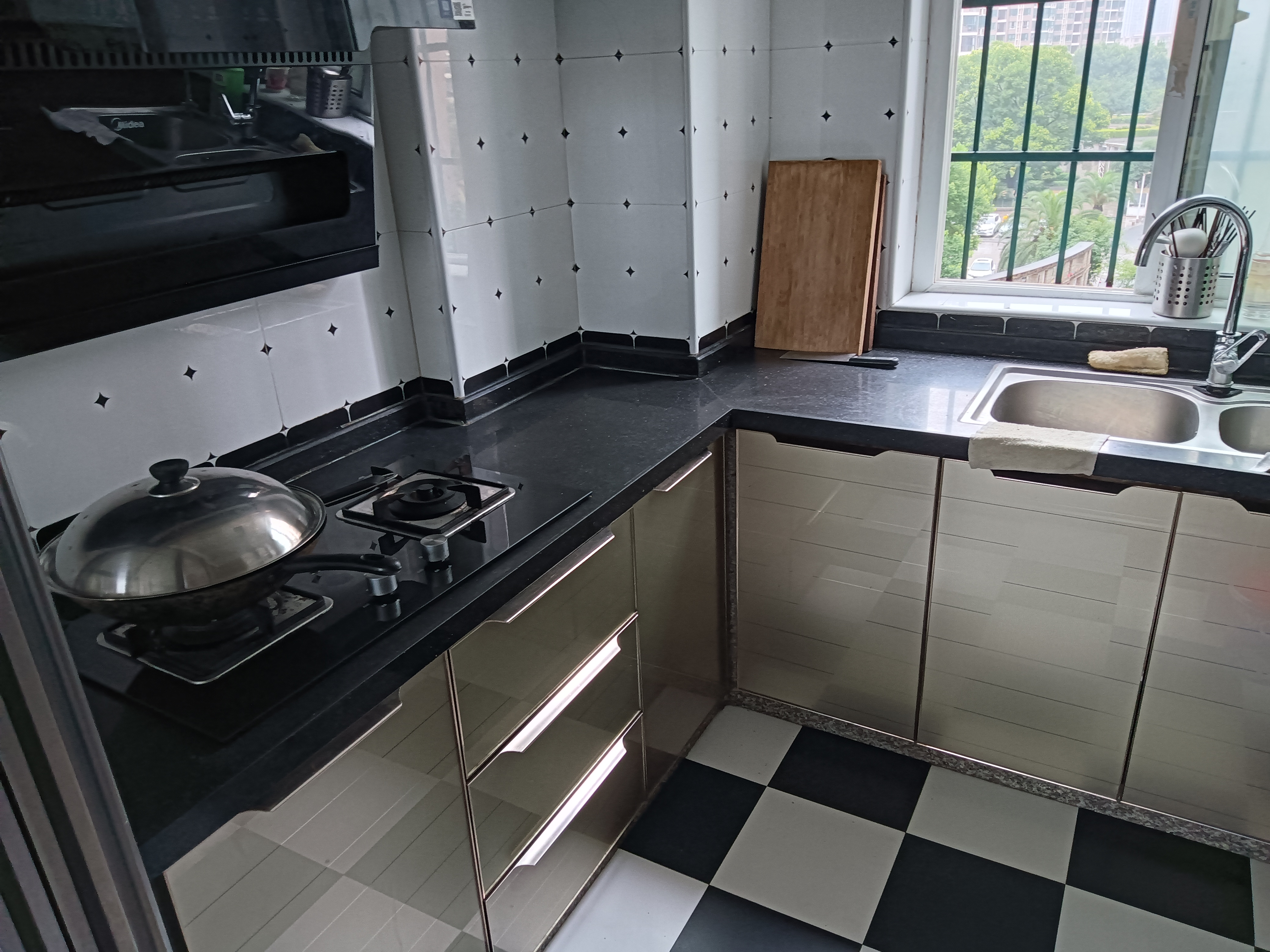 冠都现代城(冠都幸福彼岸) 3室2厅1卫 1500.0元/月 冠都现代城(冠都幸福彼岸) 3室2厅1卫 1500.0元/月室内图