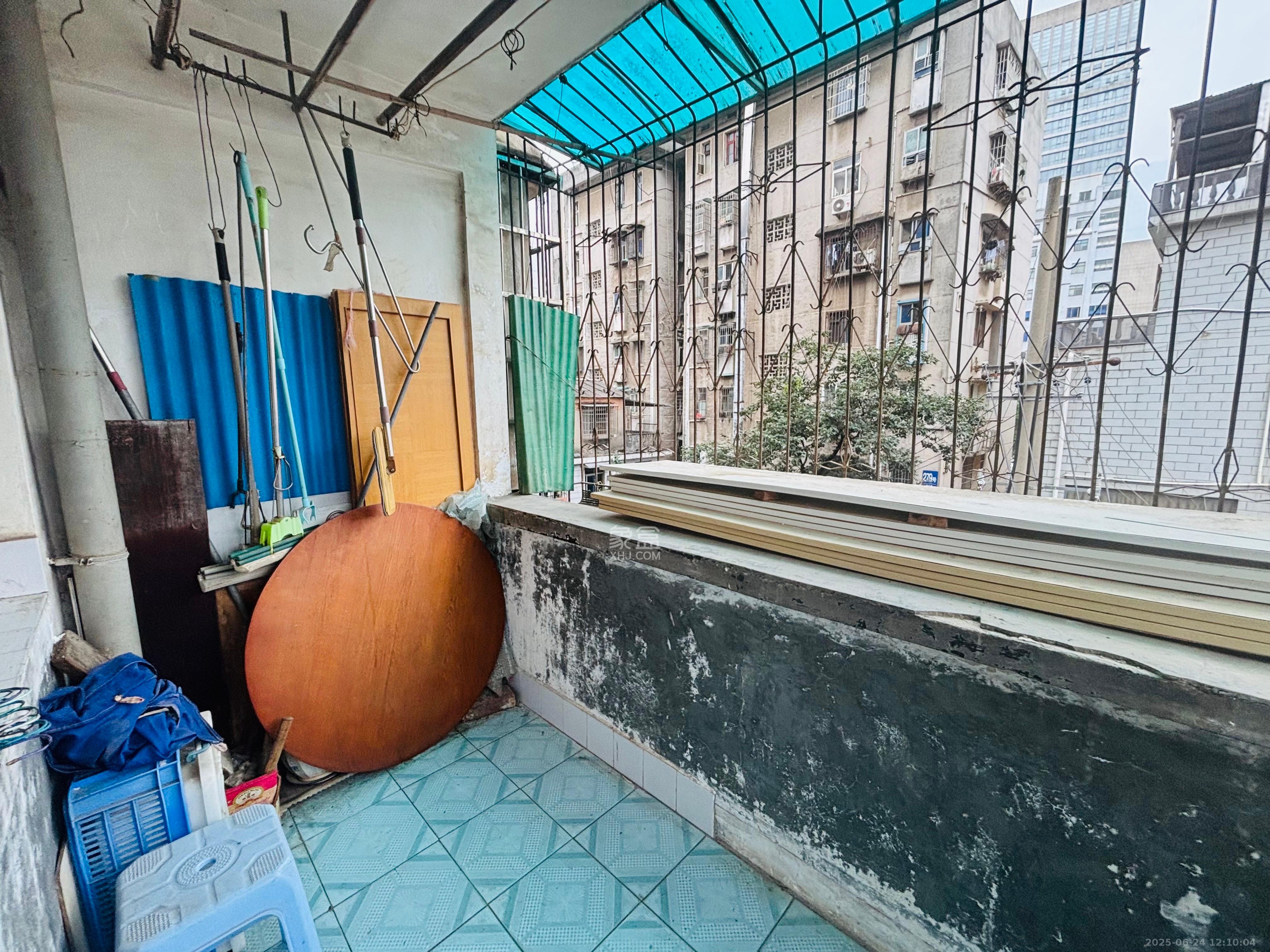 学宫街散盘  2室1厅1卫   1600.00元/月室内图
