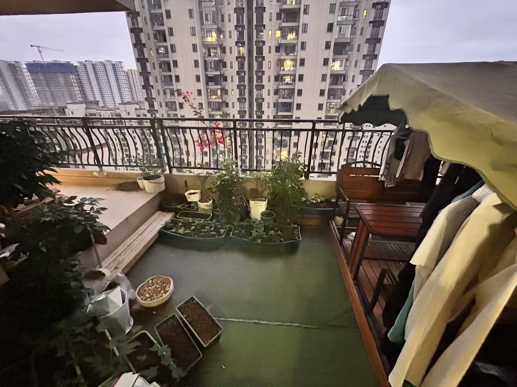 碧桂园 5室2厅3卫 218.0万 碧桂园 5室2厅3卫 218.0万室内图