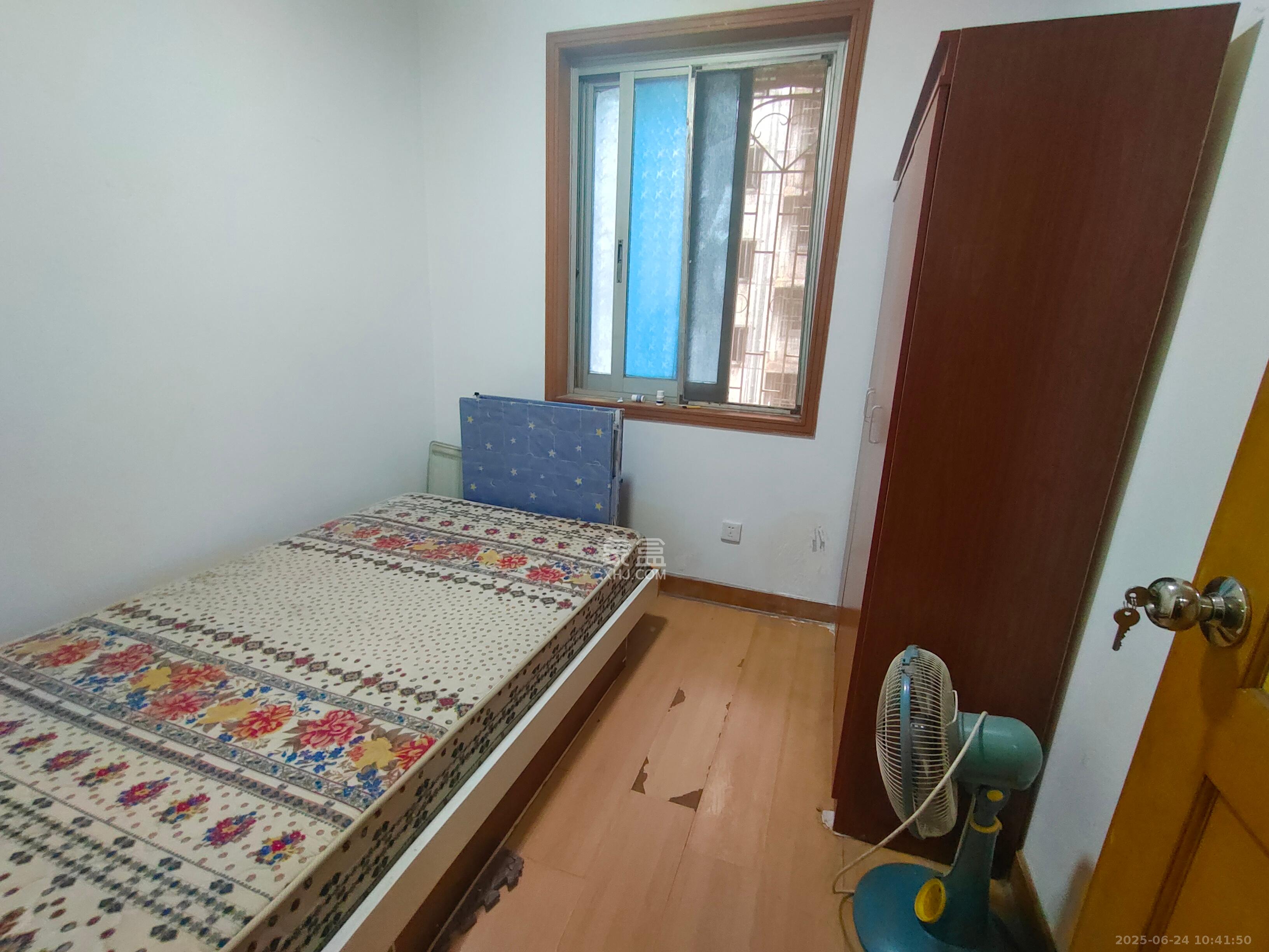 鸿园小区 3室1厅1卫 2200.0元/月 鸿园小区 3室1厅1卫 2200.0元/月室内图