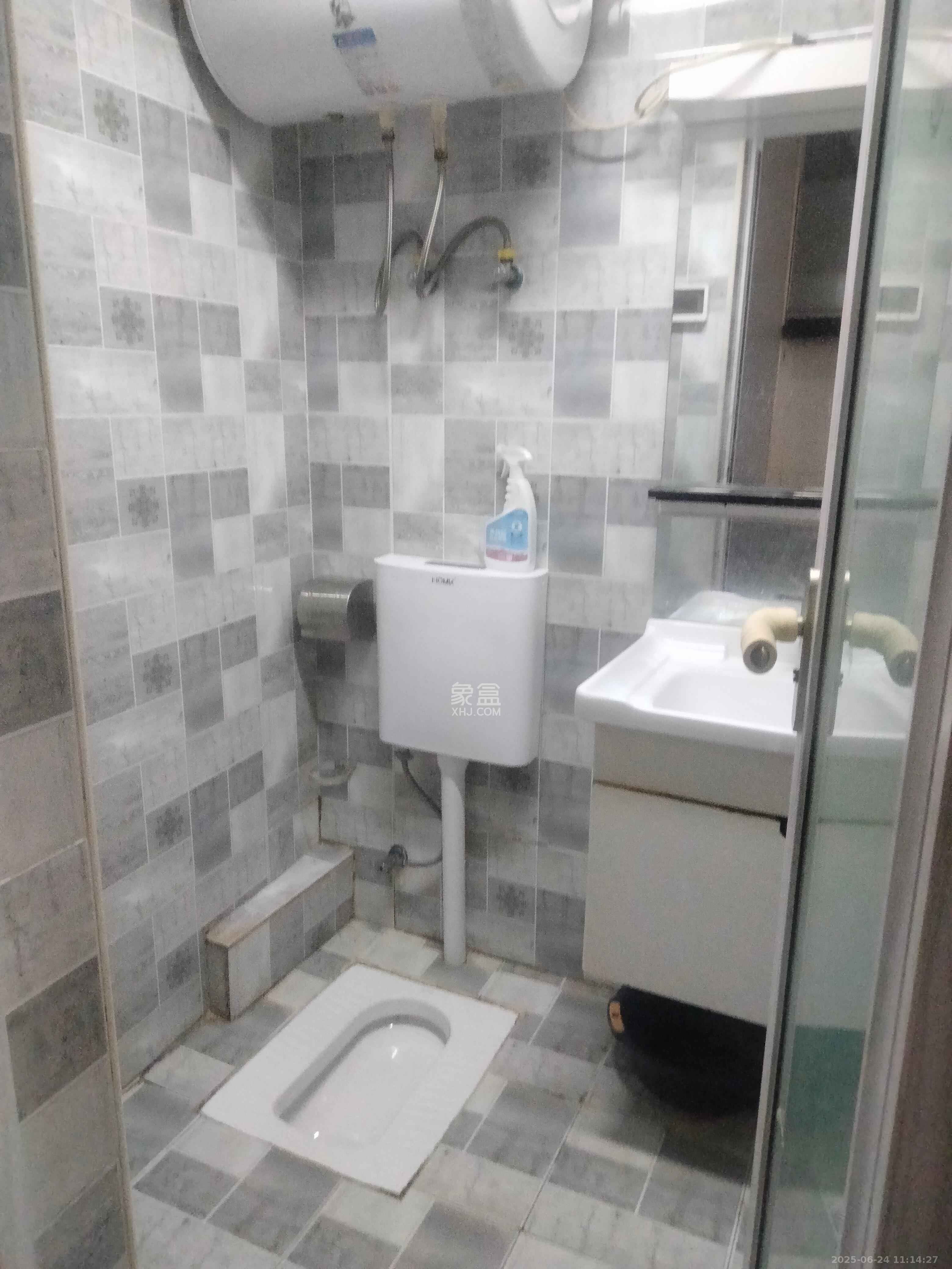 中建芙蓉嘉苑 1室1厅1卫 1100.0元/月 中建芙蓉嘉苑 1室1厅1卫 1100.0元/月室内图