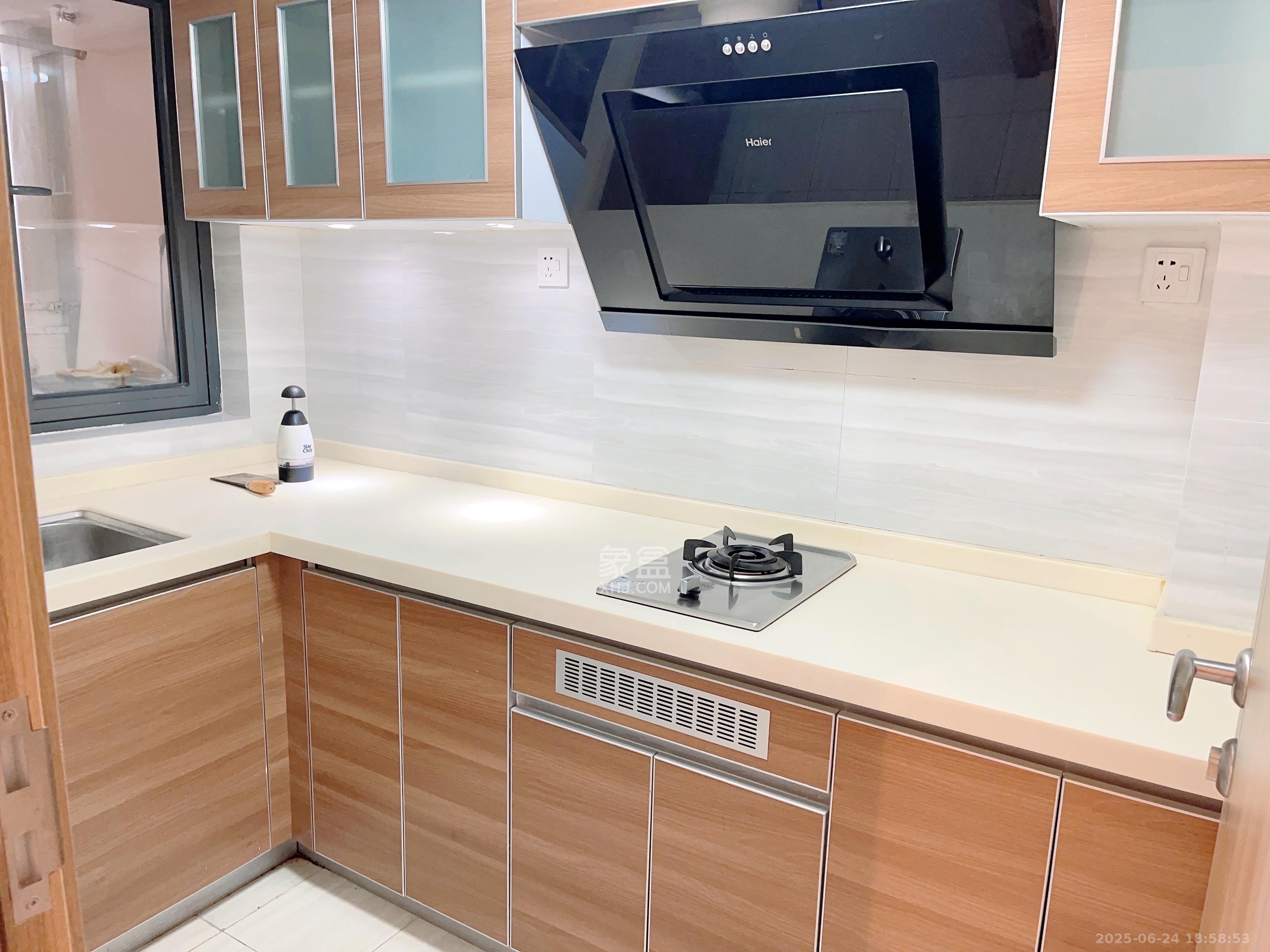 恒大翡翠华庭 1室1厅1卫 1800.0元/月 恒大翡翠华庭 1室1厅1卫 1800.0元/月室内图