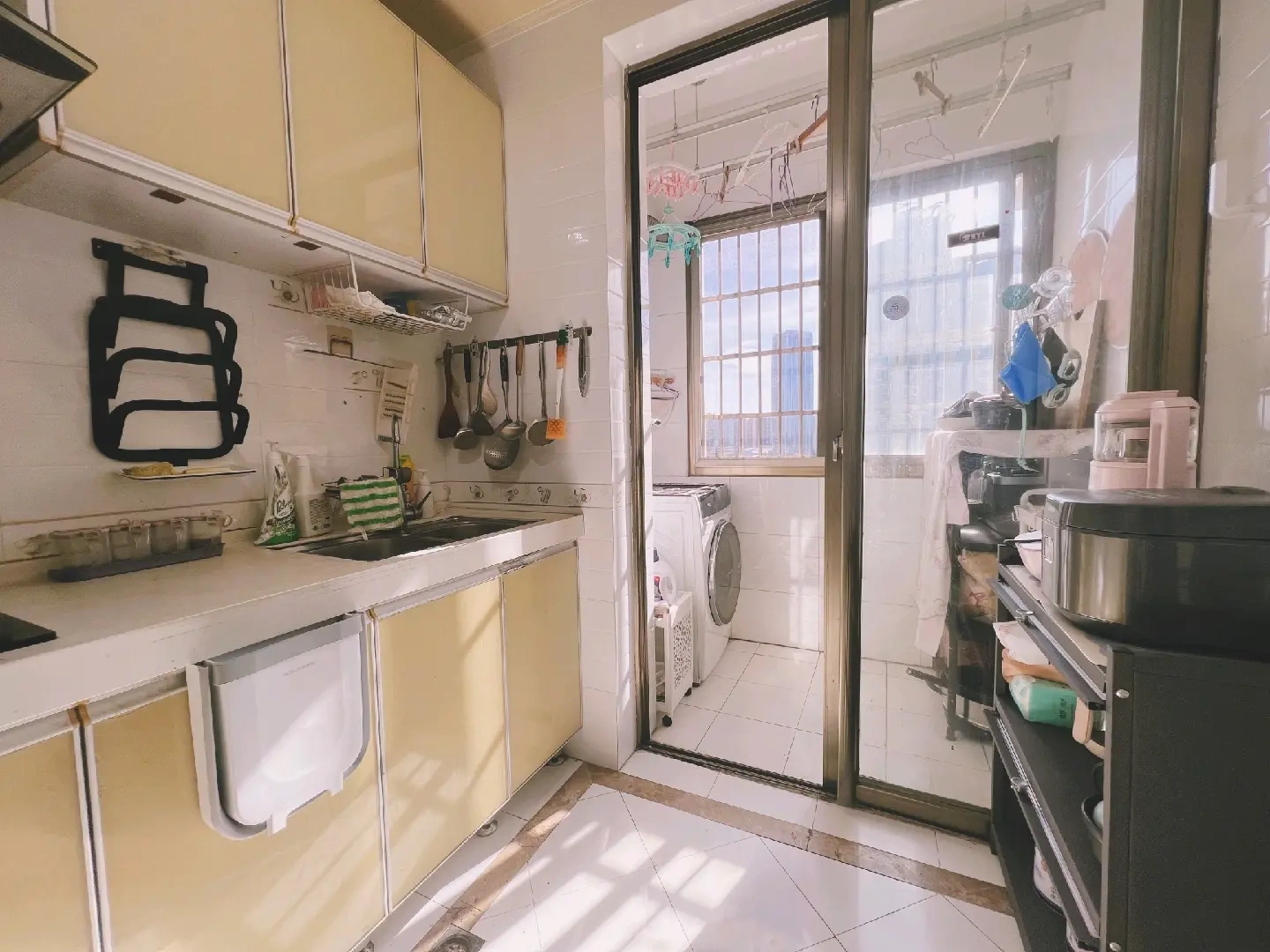 夏瑶花苑 2室1厅1卫 2500.00元/月 夏瑶花苑 2室1厅1卫 2500.00元/月室内图