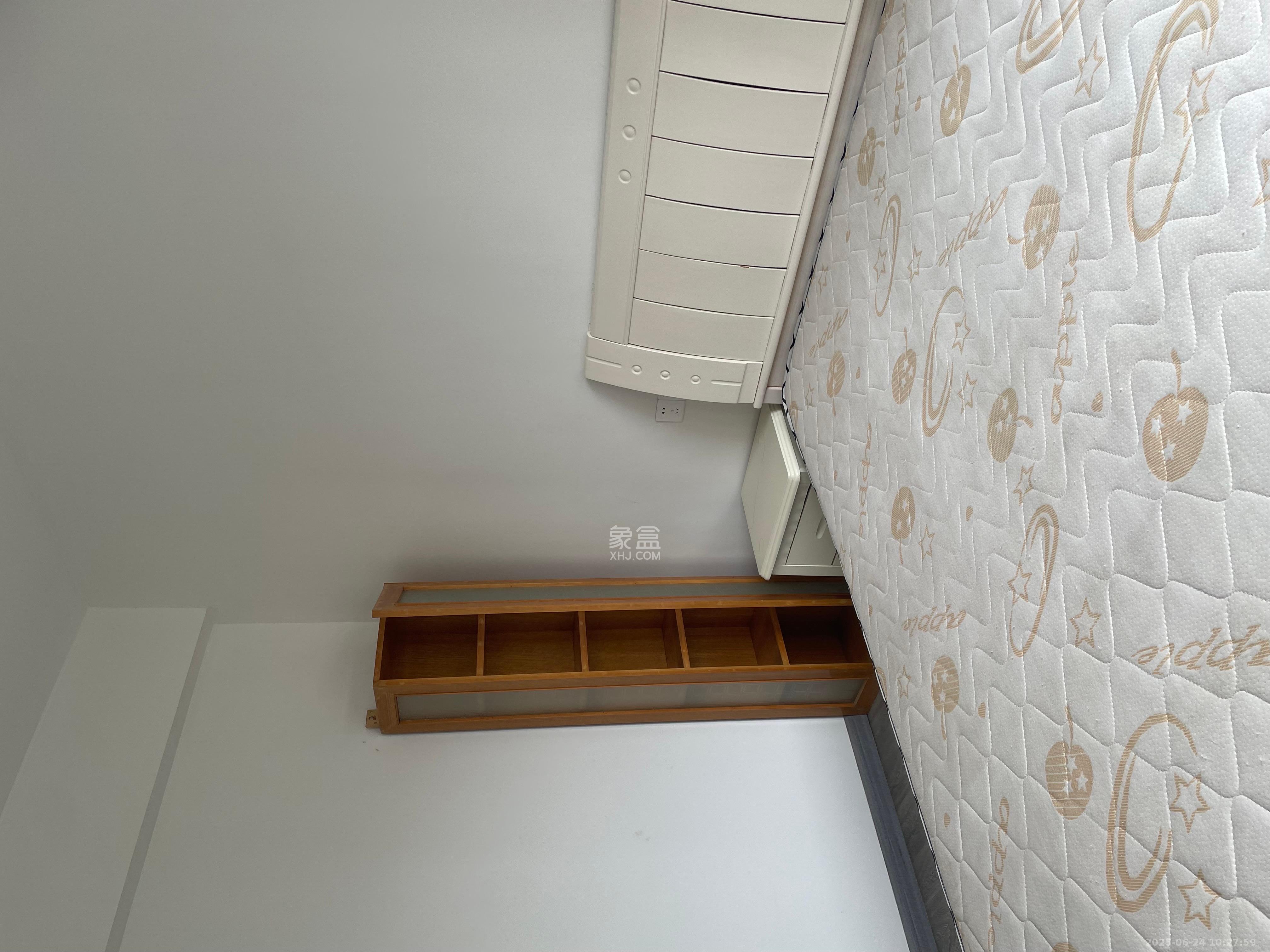 鑫远御文台一期 3室2厅1卫 2800.0元/月 鑫远御文台一期 3室2厅1卫 2800.0元/月室内图