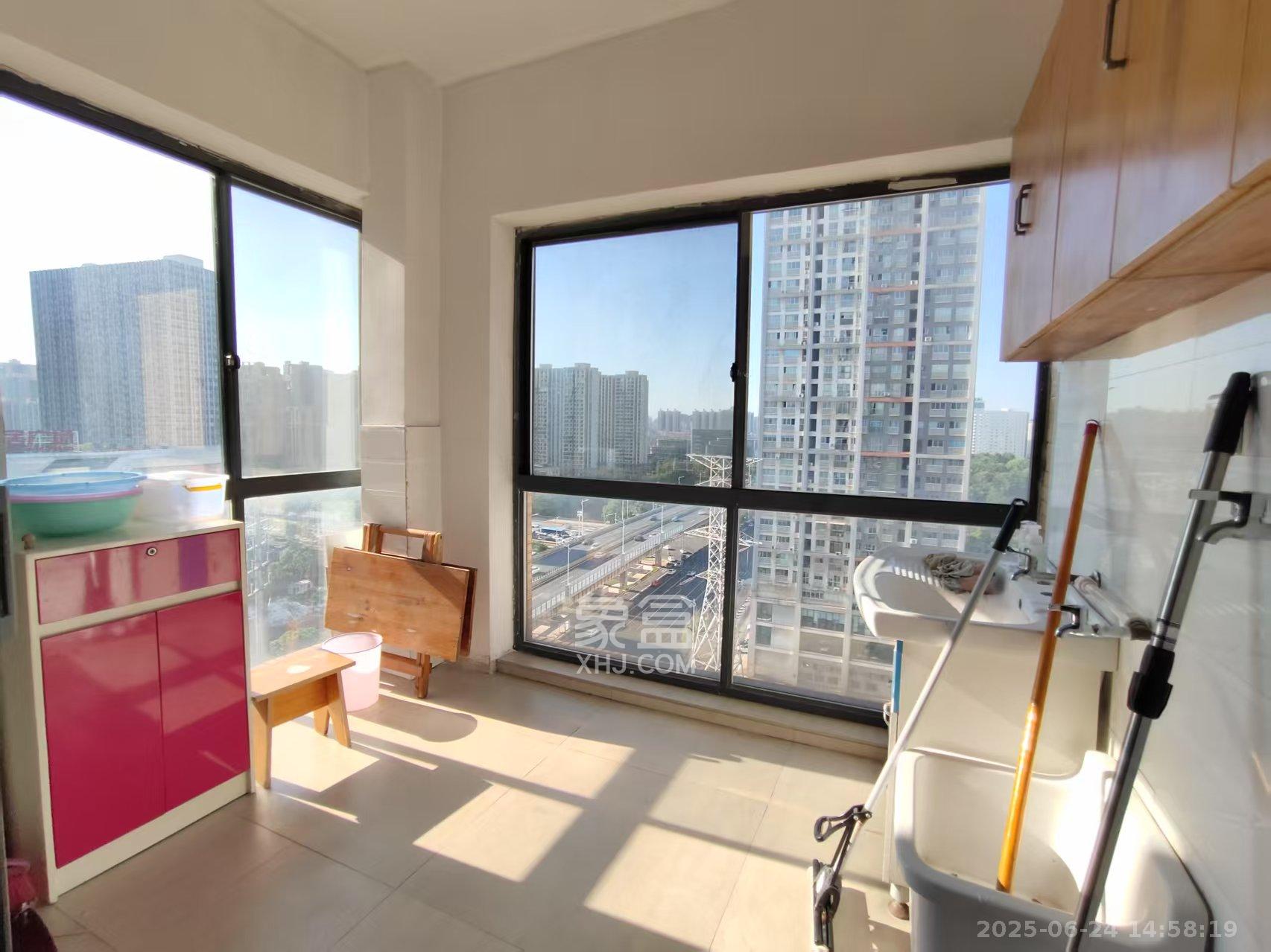 中城丽景香山园  3室2厅1卫   3200.00元/月室内图