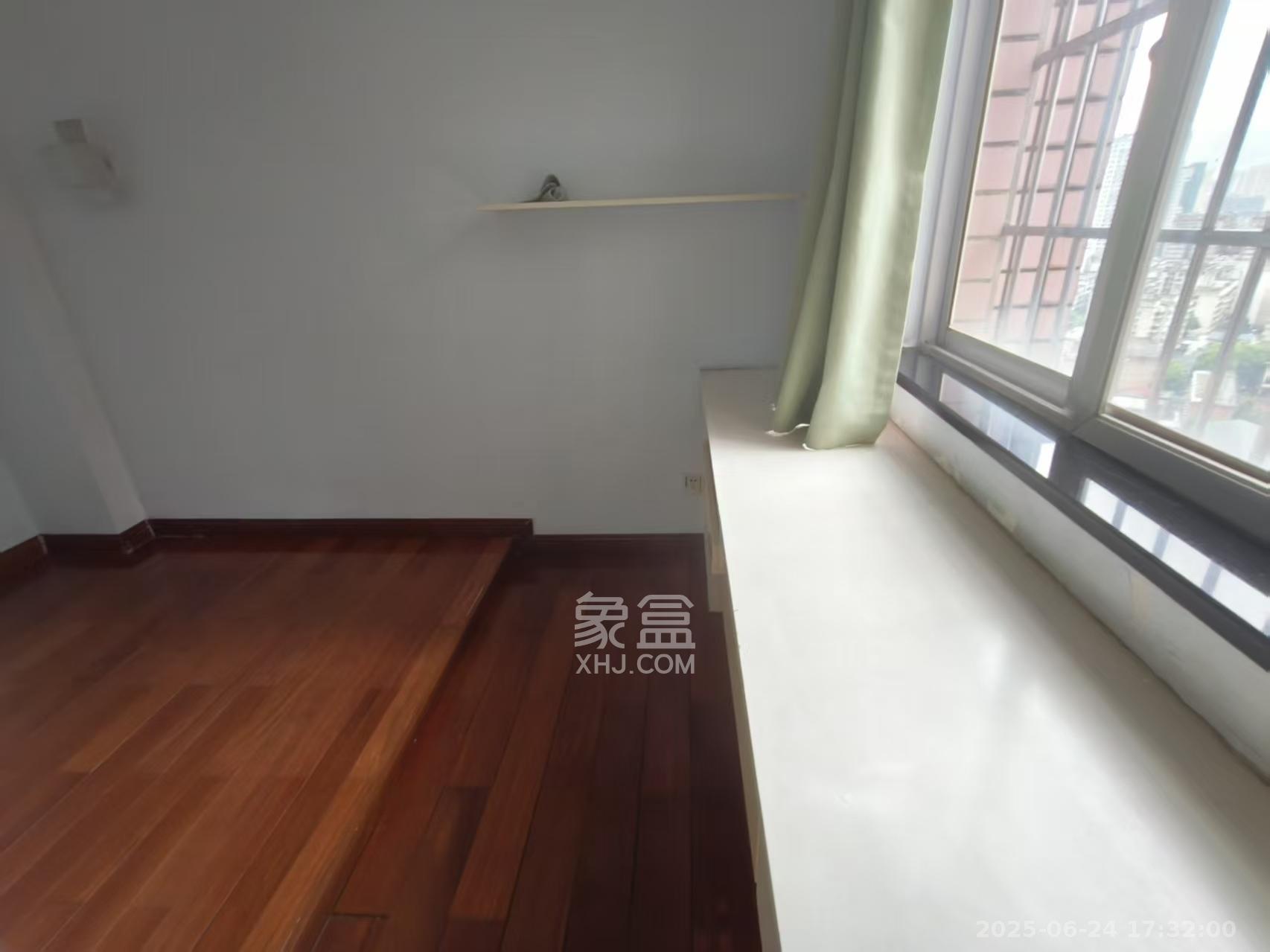 丰泉家园  3室1厅1卫    4200.0元/月 丰泉家园  3室1厅1卫    4200.0元/月室内图